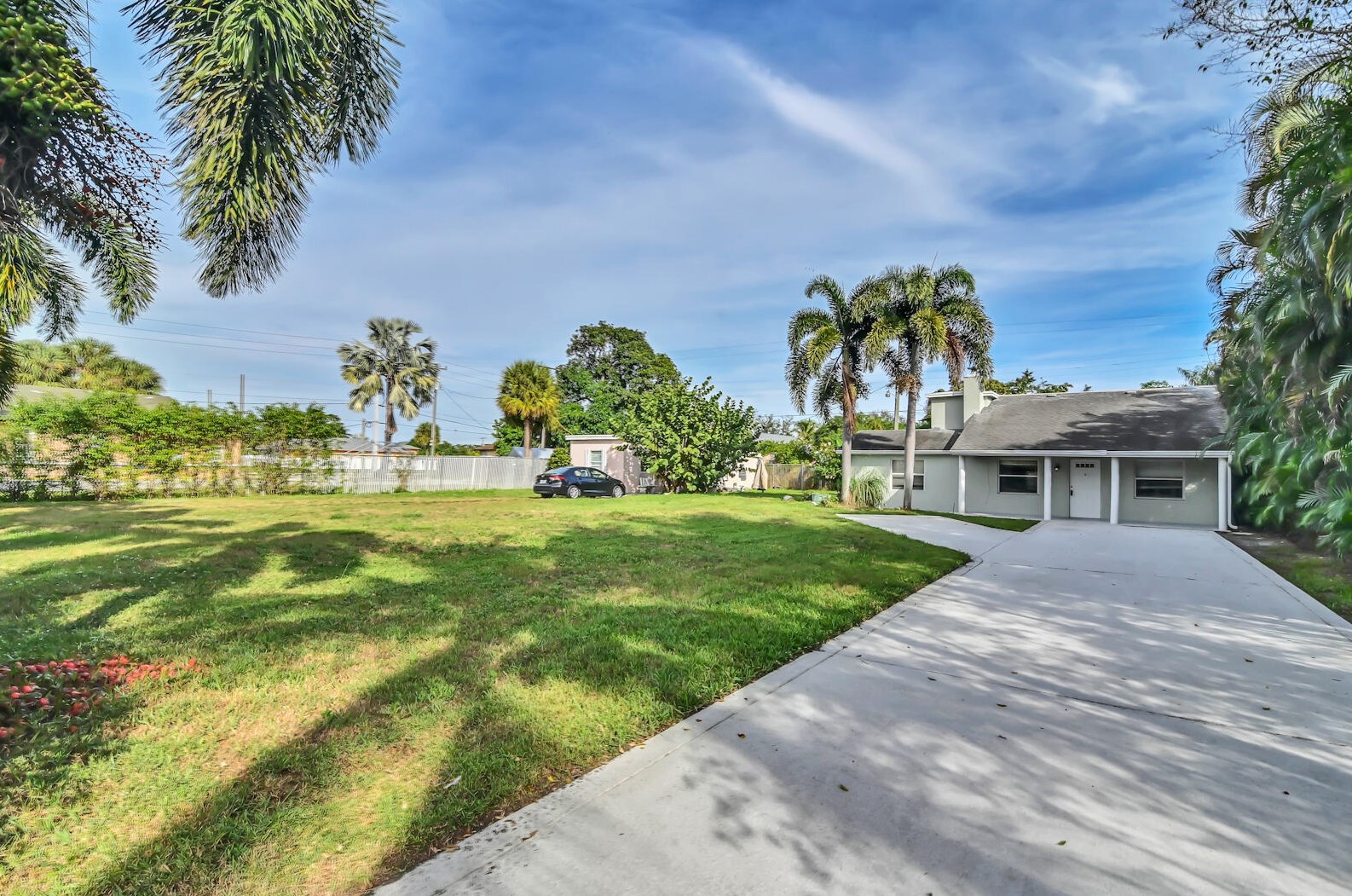 348 Swain Blvd, Lake Worth, FL 33463-3368