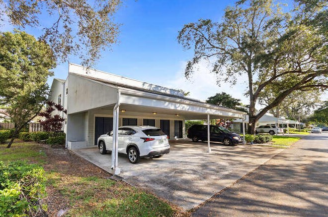 6157 Old Court Rd, Boca Raton, FL 33433-7829