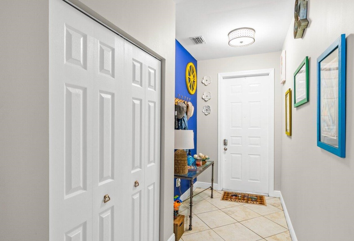 518 N Federal Hwy #2, Lake Worth, FL 33460