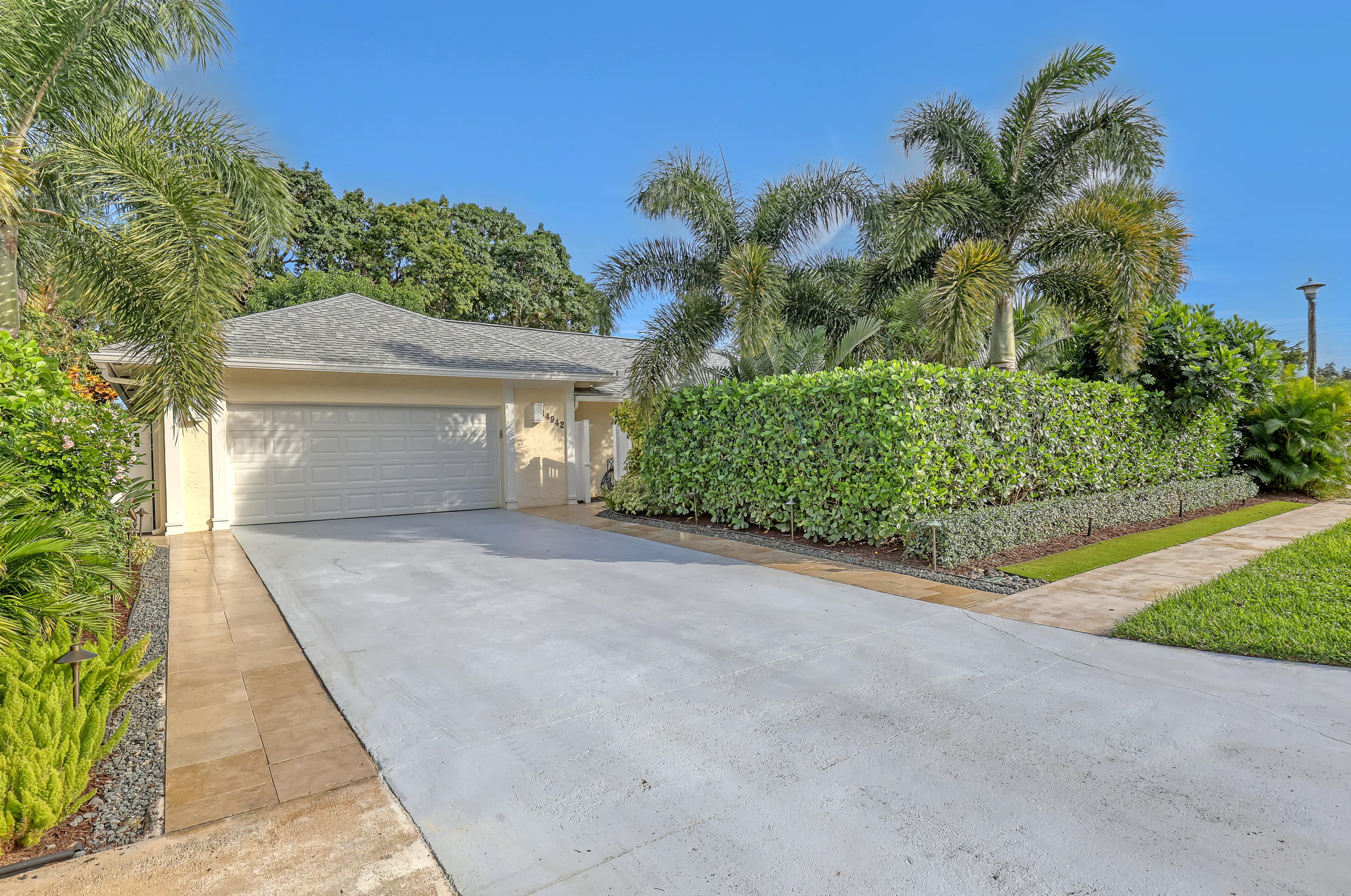 14942 Sandpebble Ln, Delray Beach, FL 33484