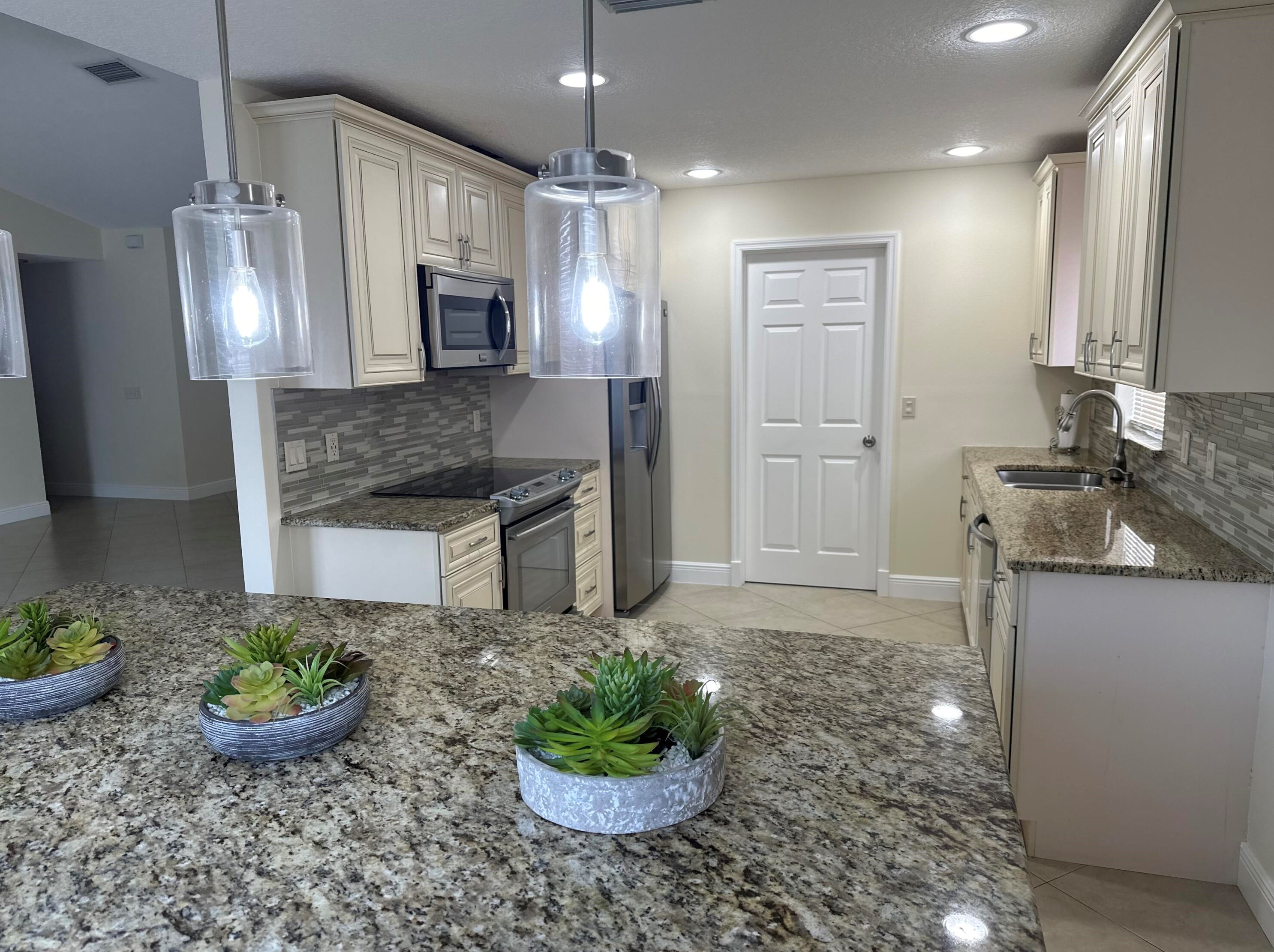 525 Sw Halden Ave, Fort Pierce, FL 34953