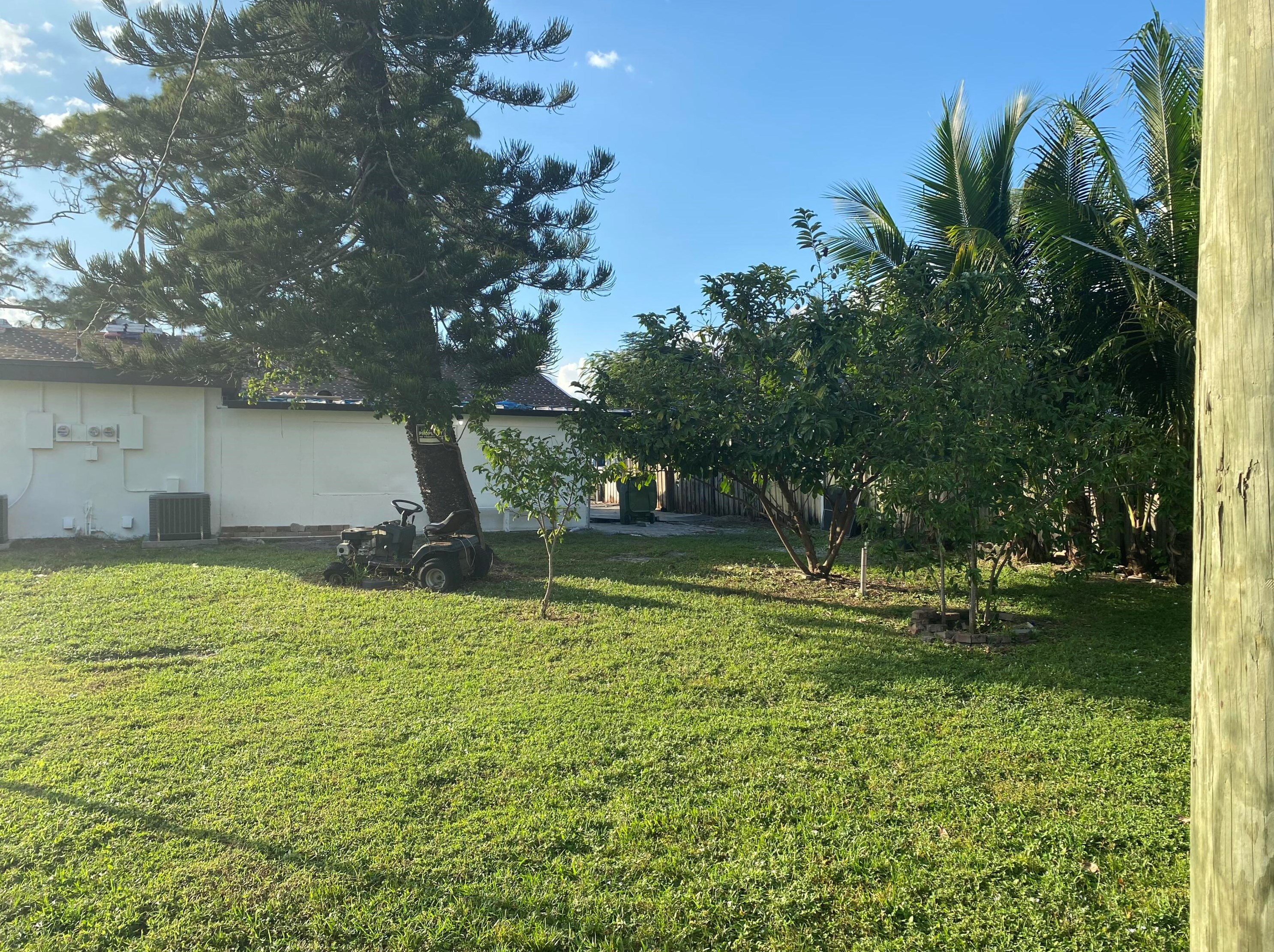 3802 Patio Ct, Lake Worth, FL 33461-3916