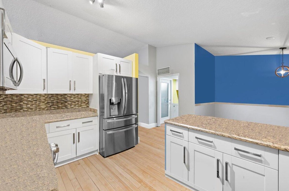 8377 Bonita Isle Dr, Lake Worth FL  33467-5528 exterior