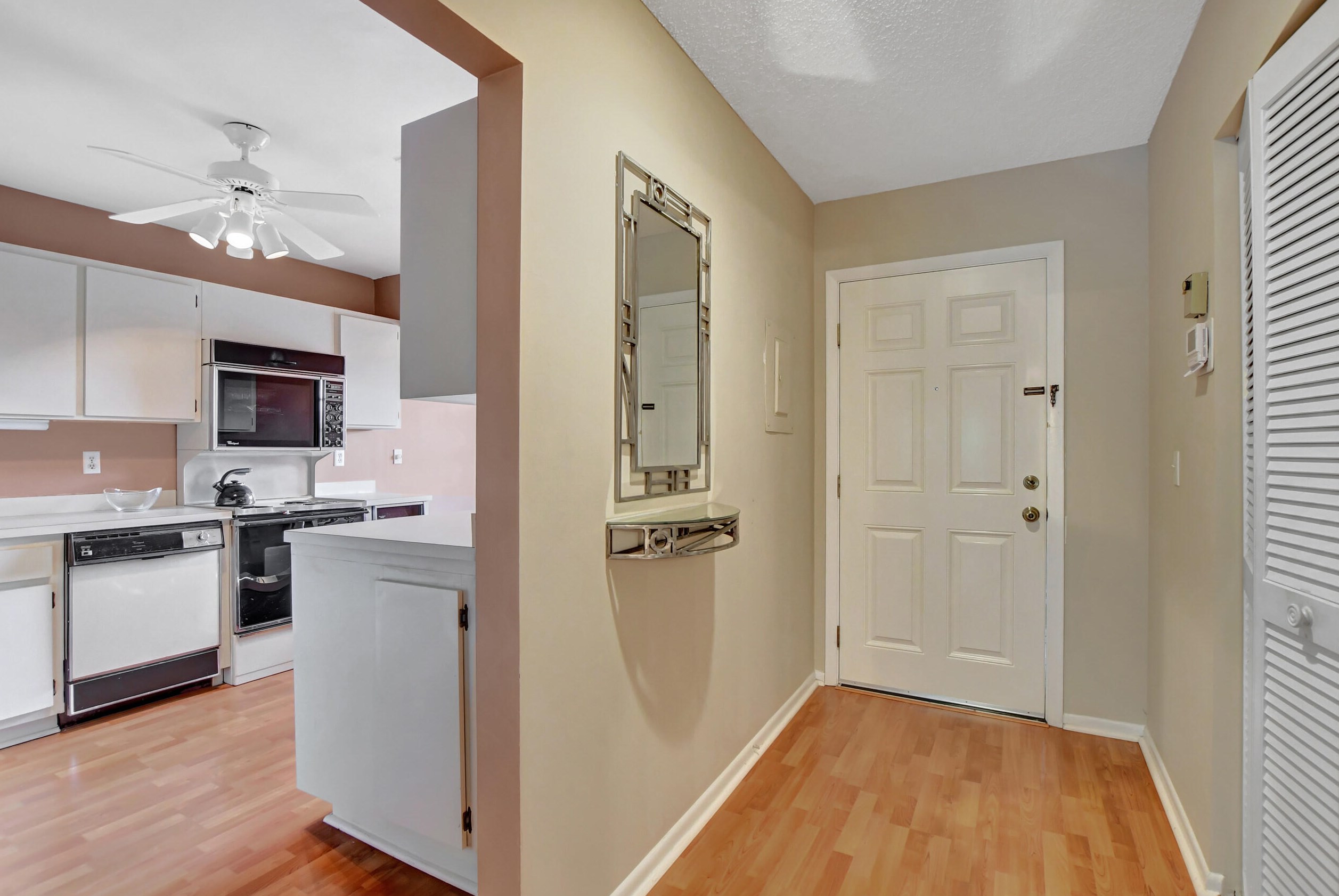 18 Westgate Ln #d, Boynton Beach, FL 33436