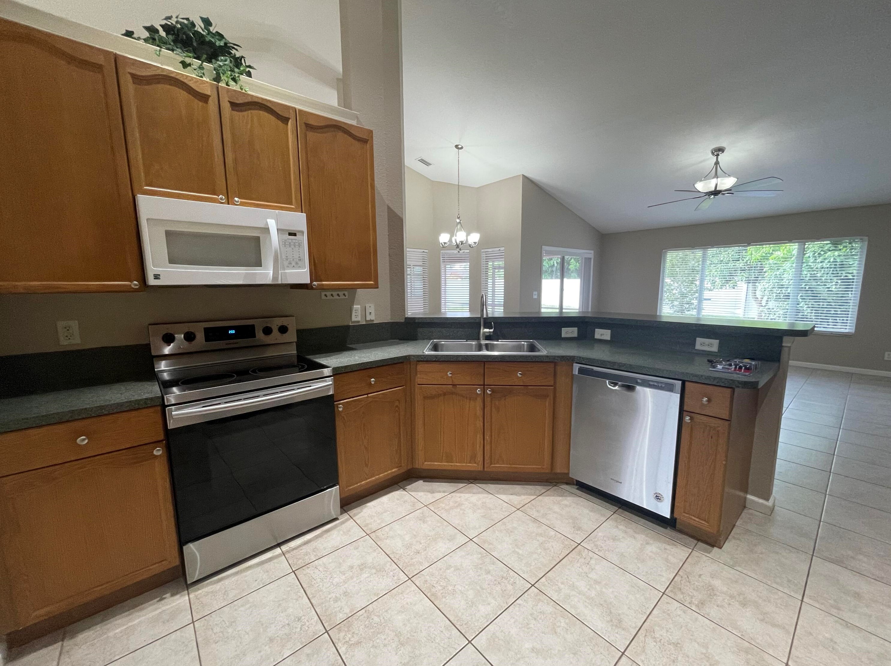 2813 Se Melaleuca Blvd, Fort Pierce, FL 34952