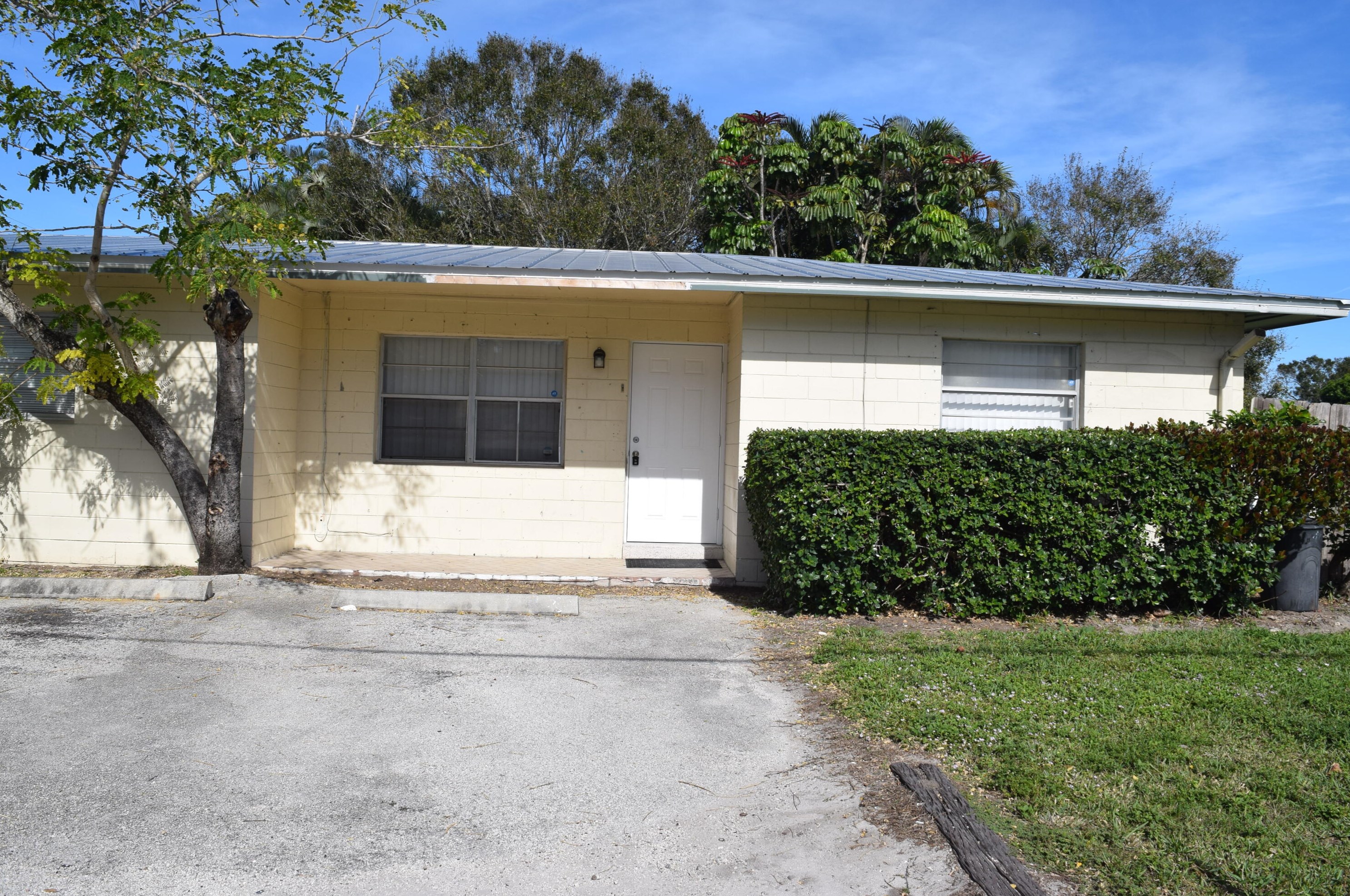 800 Kanner Dr #a, Fort Pierce, FL 34982
