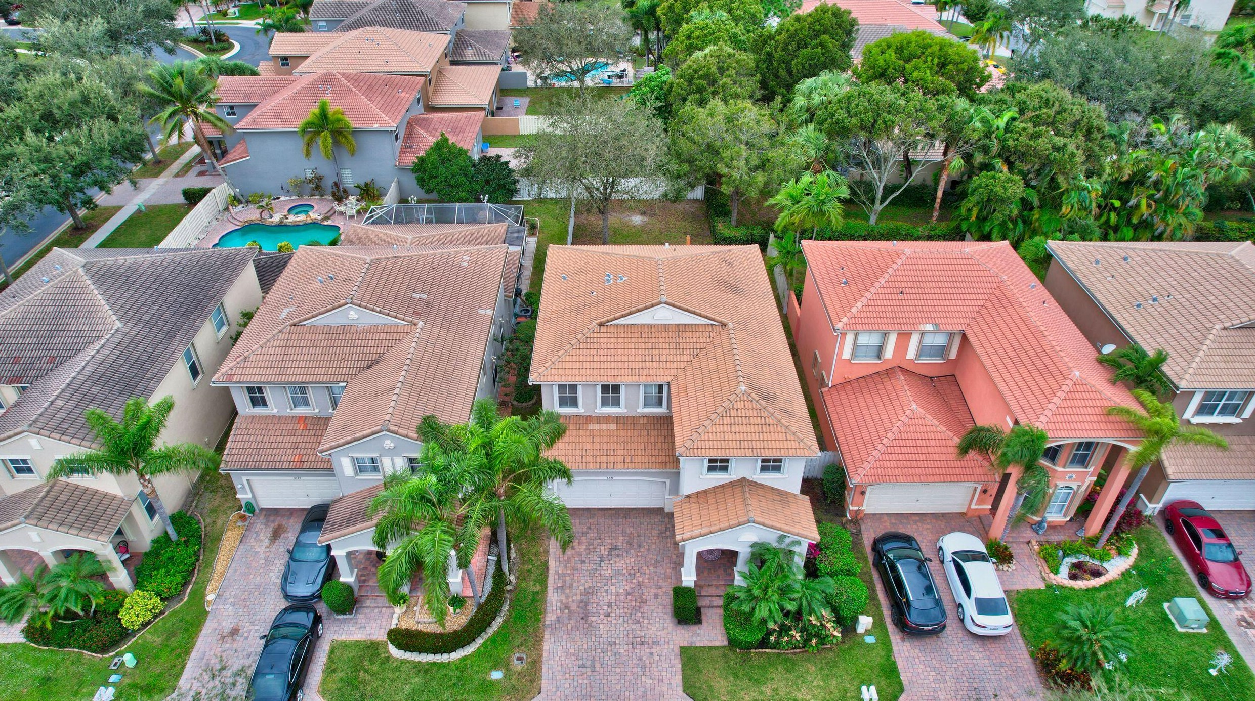 6737 Lurais Dr, Lake Worth, FL 33463-7483