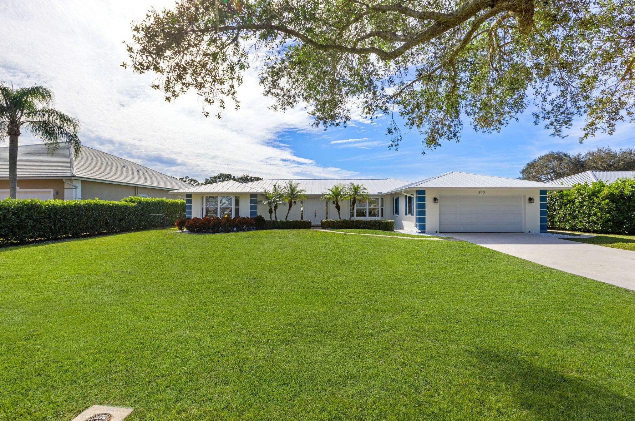 253 Country Club Dr, Jupiter, FL 33469