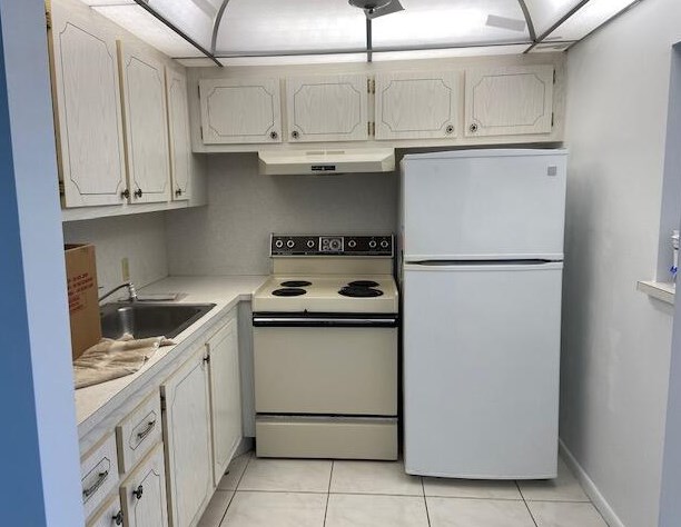 320 Dorset H, Boca Raton FL  33434-3024 exterior