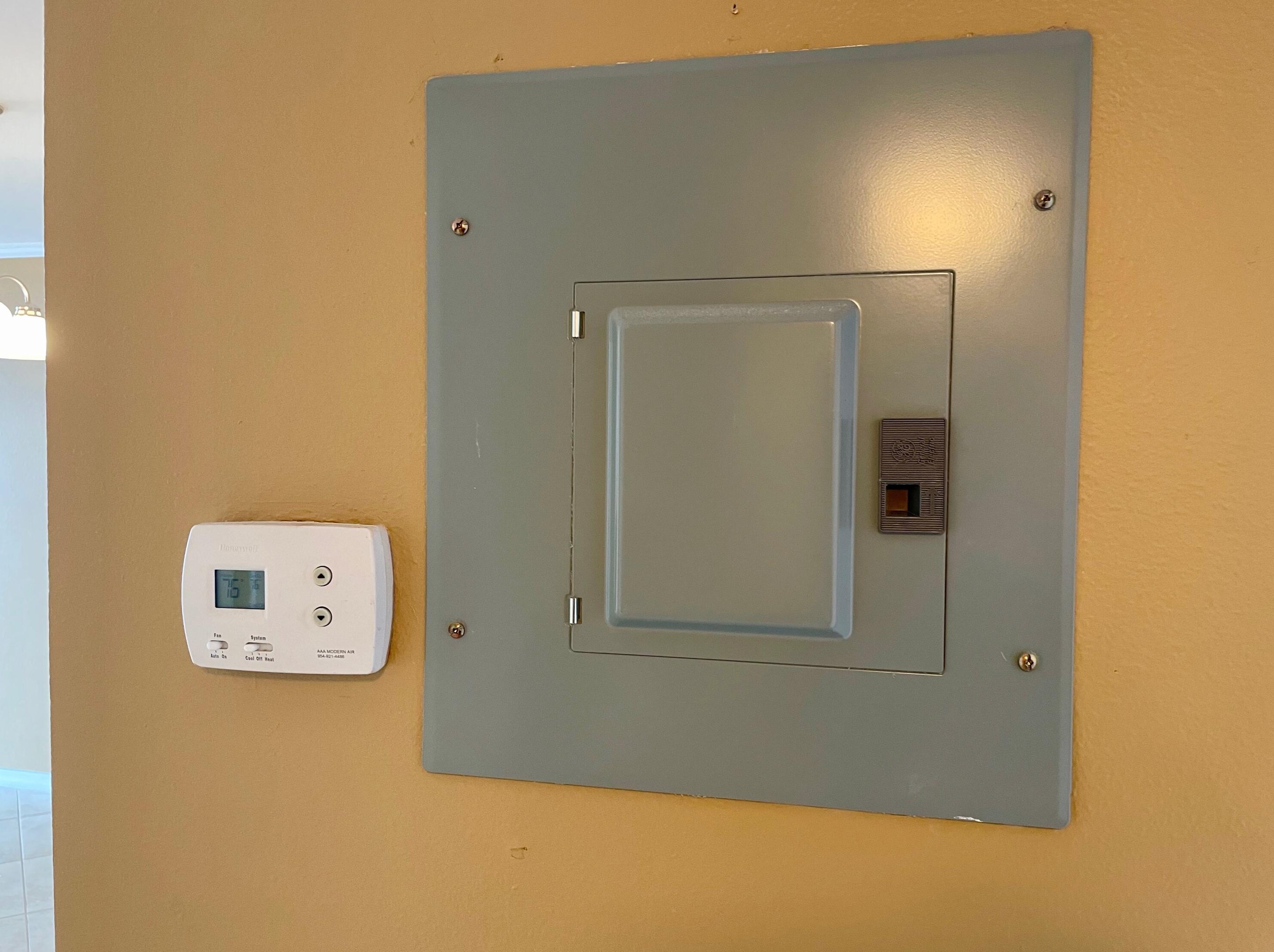 2101 Ocean Dr, Hollywood FL  33019-2529 exterior