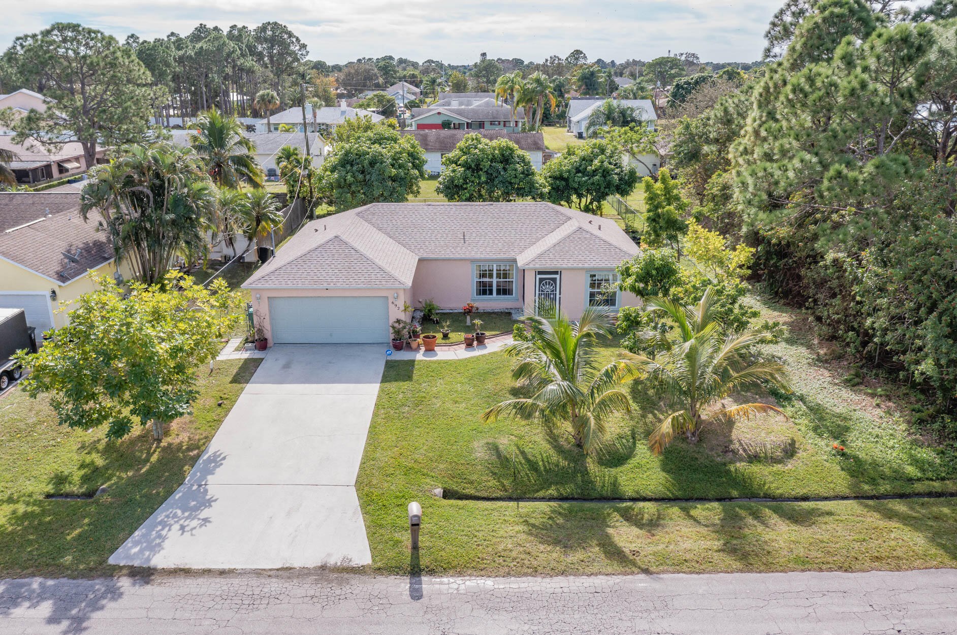 692 Nw Placid Ave, Fort Pierce, FL 34983