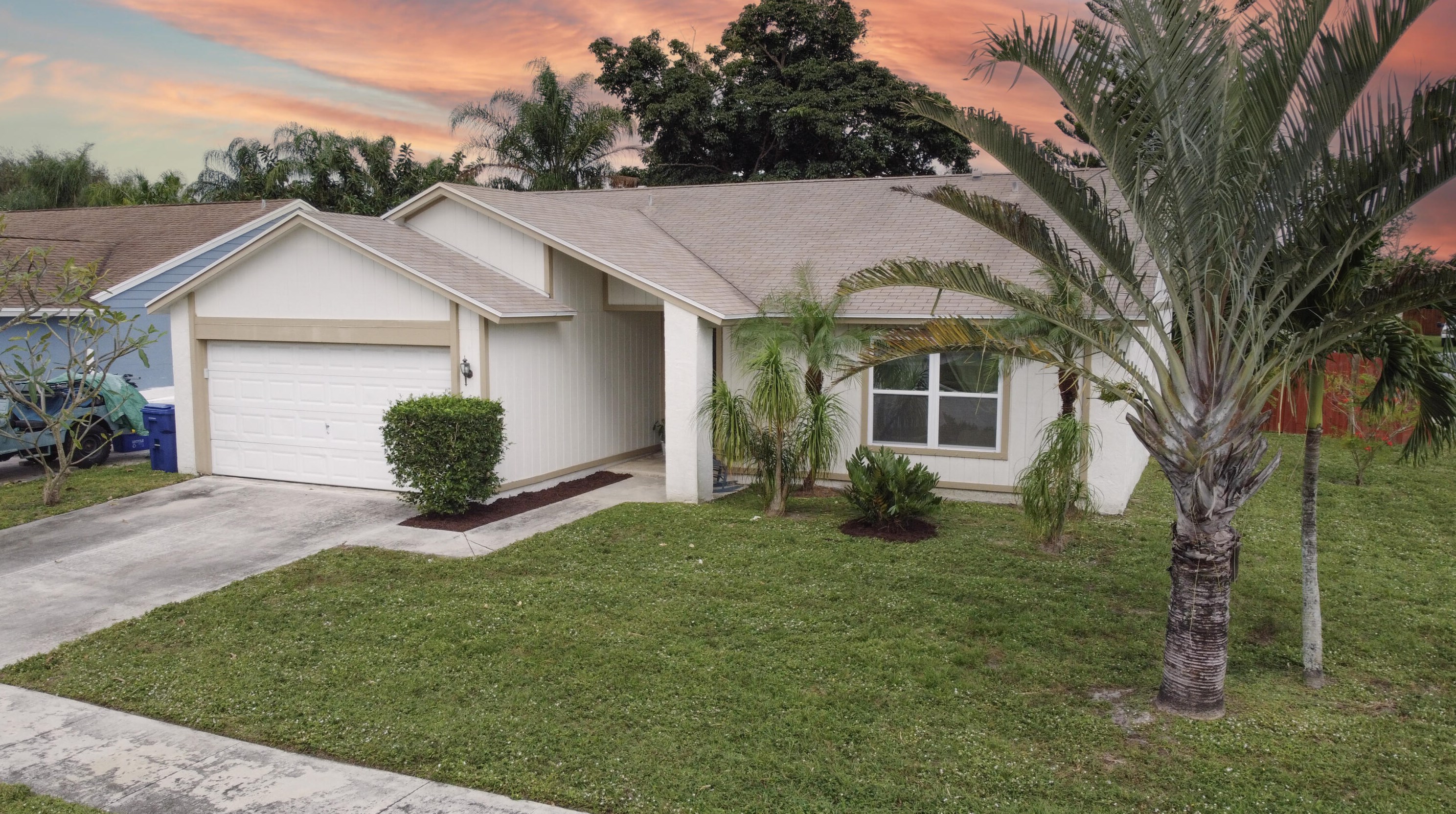 107 Greenbriar Dr, Jupiter, FL 33458