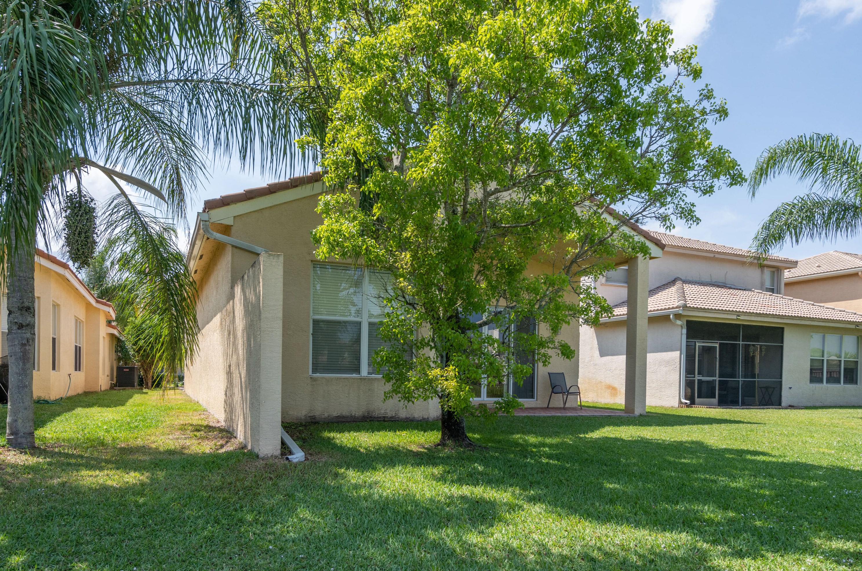 10404 Willow Oaks Trl, Boynton Beach FL  33473-4860 exterior