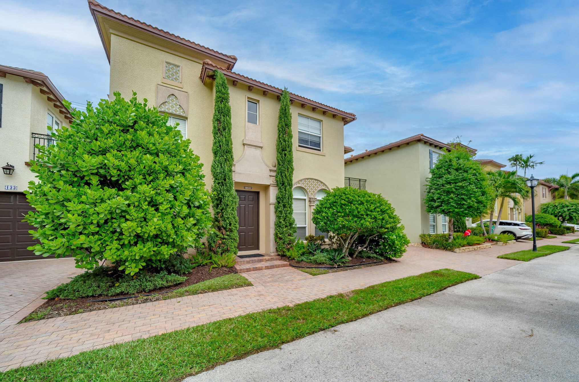 129 Via Poinciana Ln, Boca Raton, FL 33487