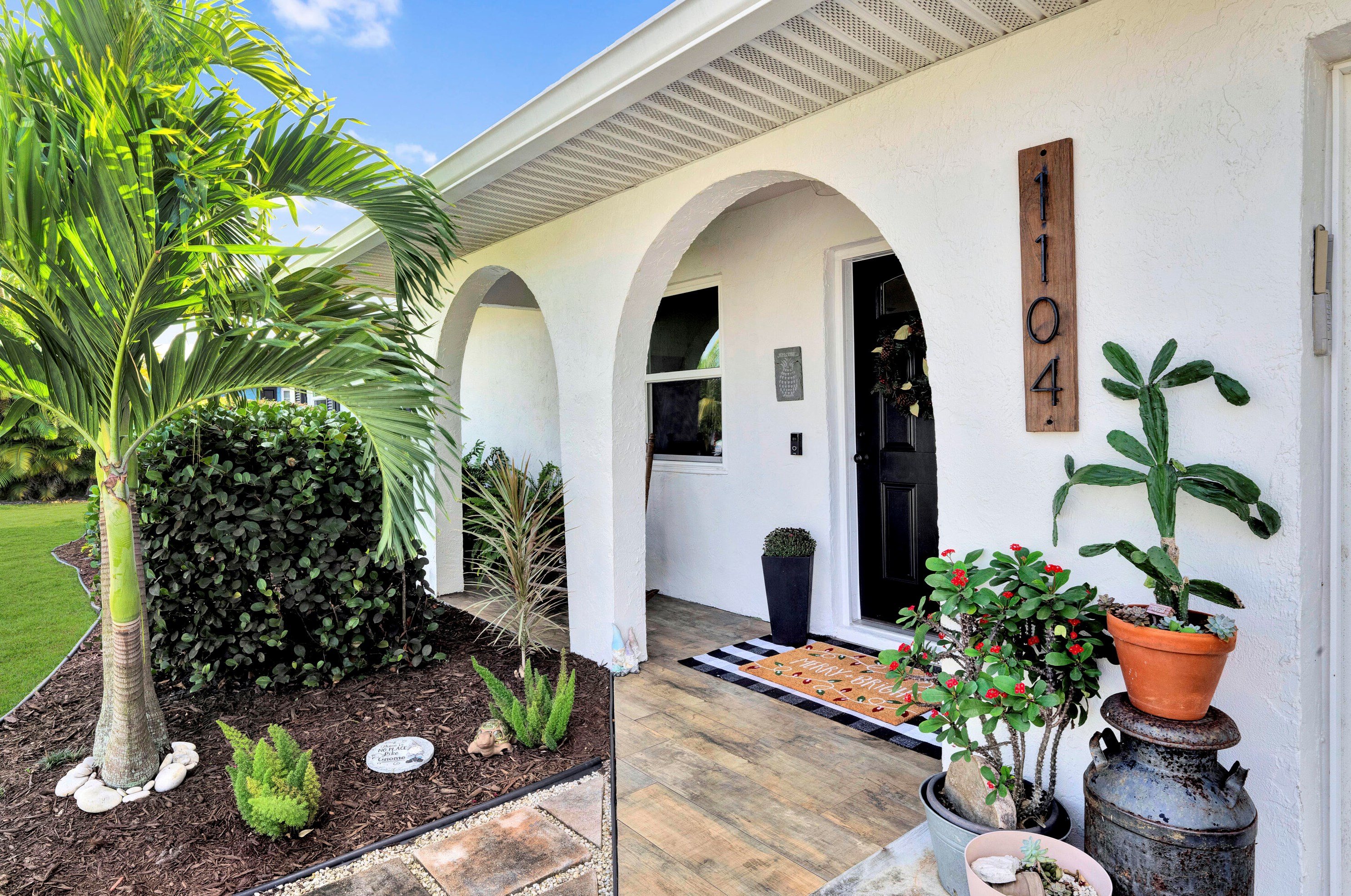 1104 12th Ter, Stuart FL  34994-9678 exterior