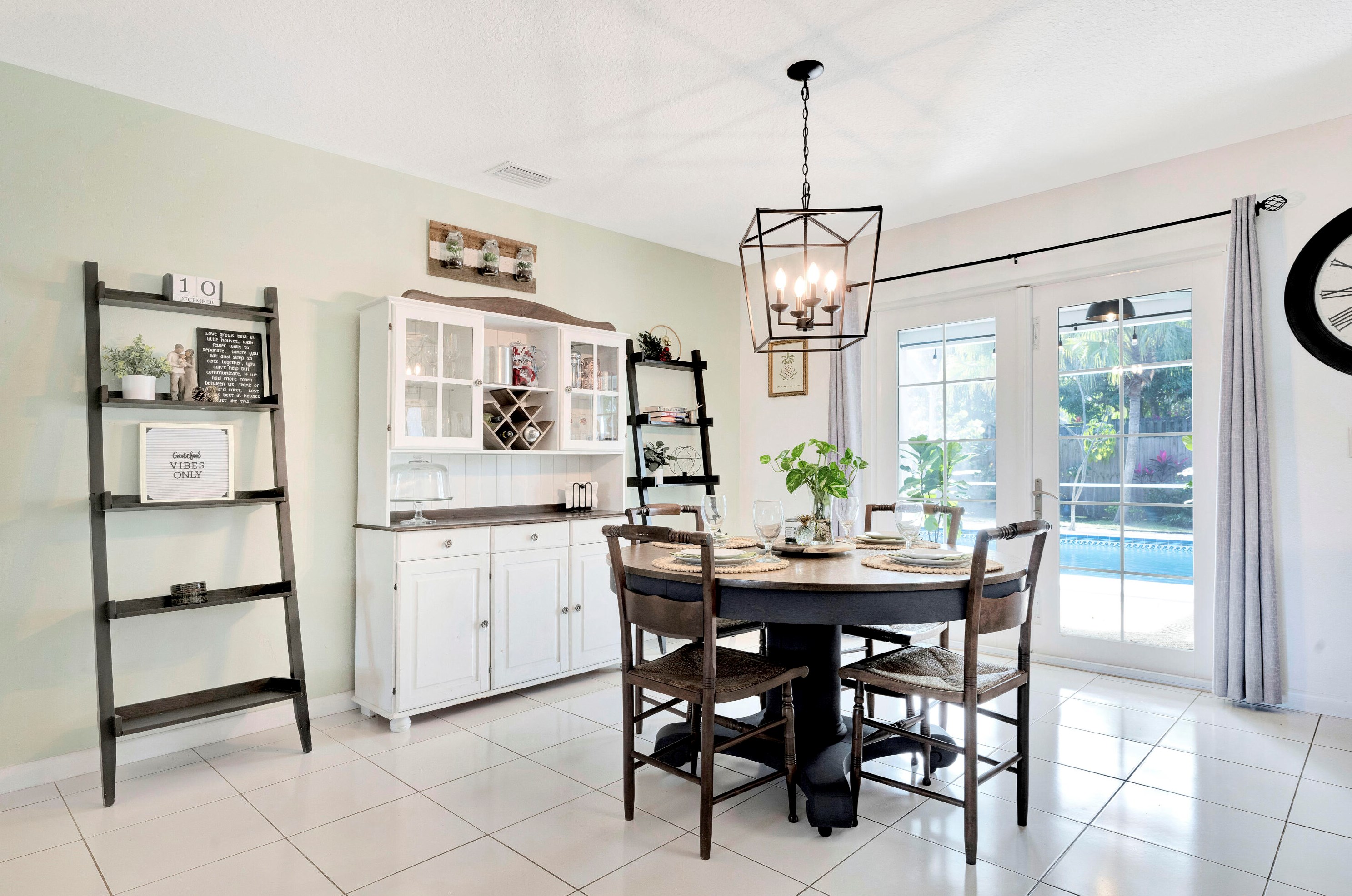 1104 12th Ter, Stuart FL  34994-9678 exterior