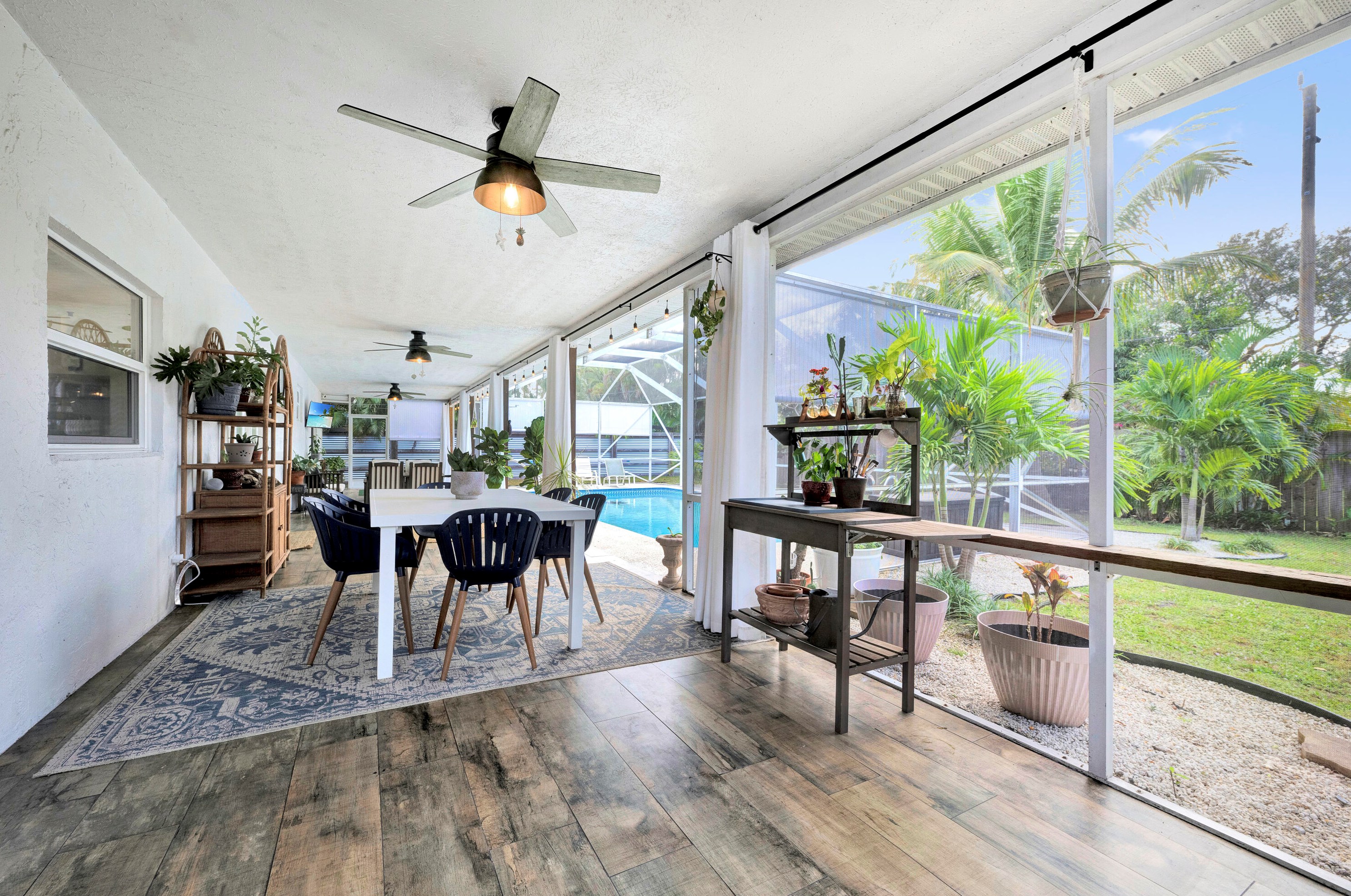 1104 12th Ter, Stuart FL  34994-9678 exterior