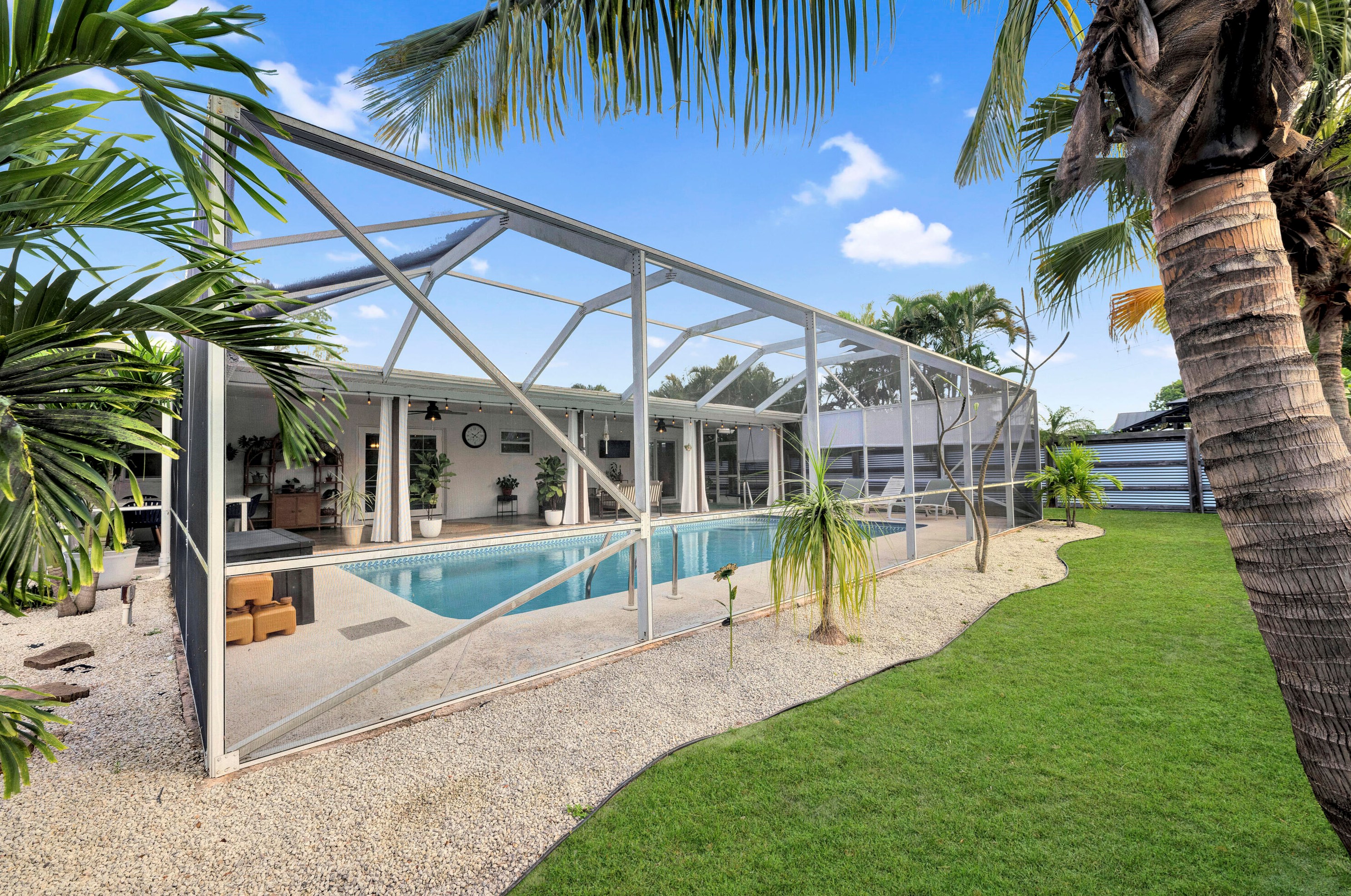 1104 12th Ter, Stuart FL  34994-9678 exterior