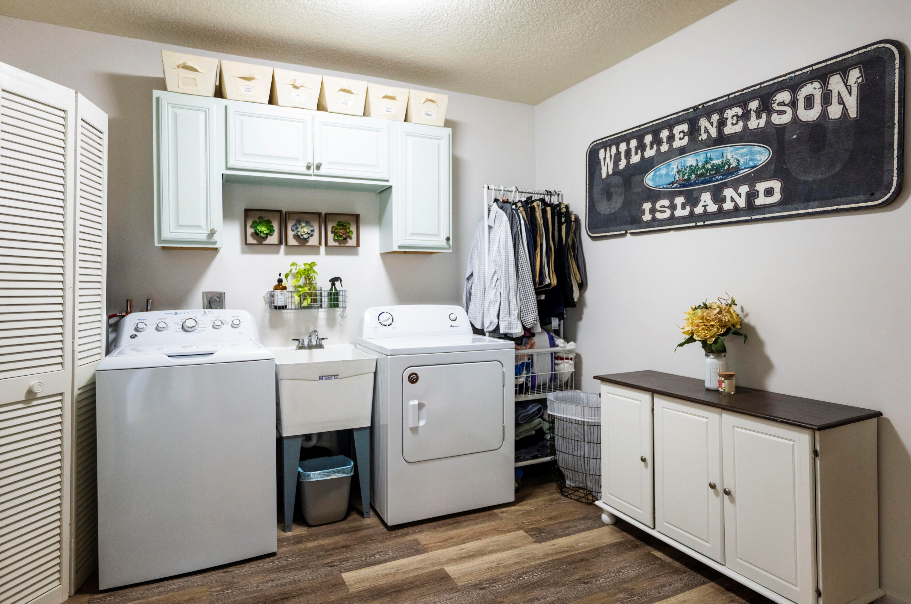 1104 12th Ter, Stuart FL  34994-9678 exterior