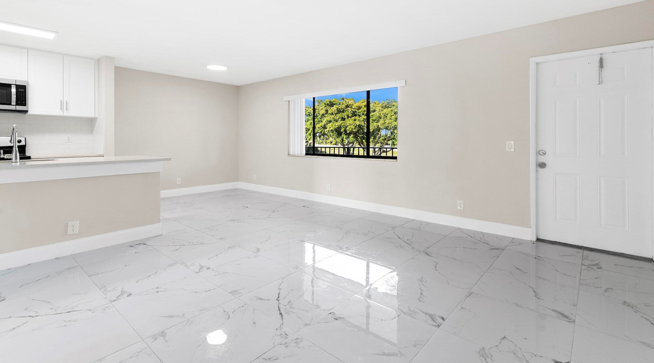 712 Meadows Cir, Boynton Beach, FL 33436