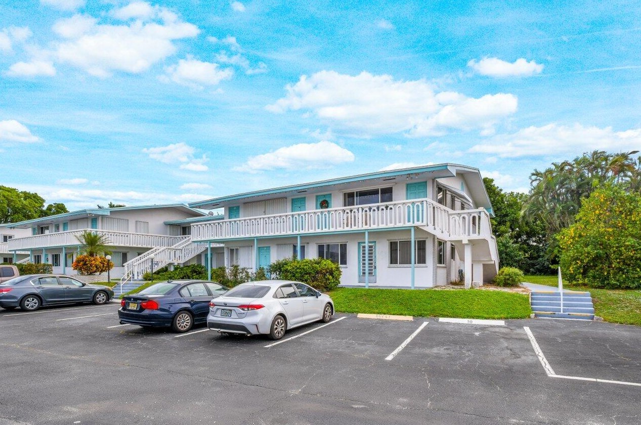 1980 Sunset Ave #10, Lake Worth, FL 33461