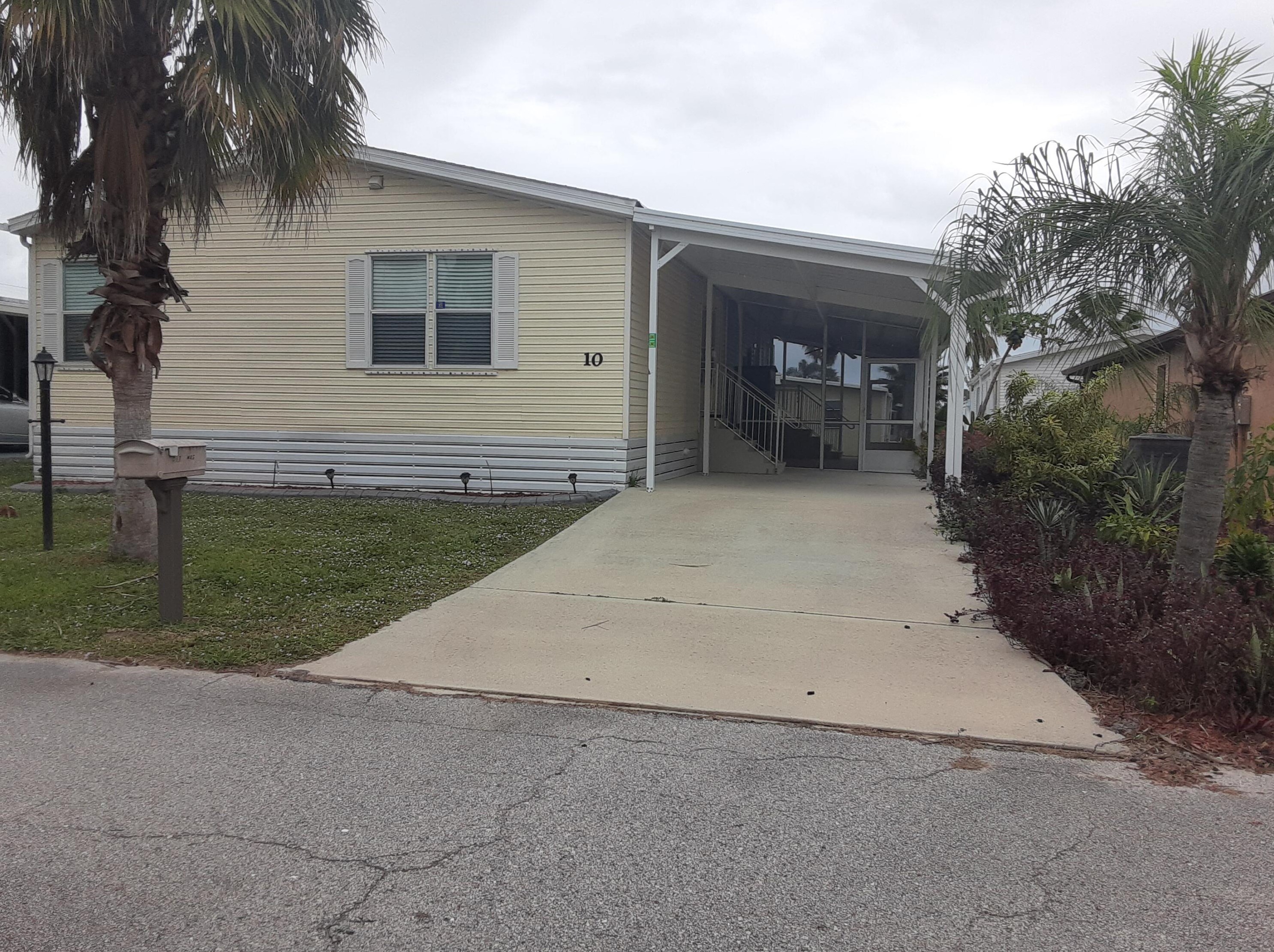 10 S Granada Ln, Fort Pierce, FL 34952