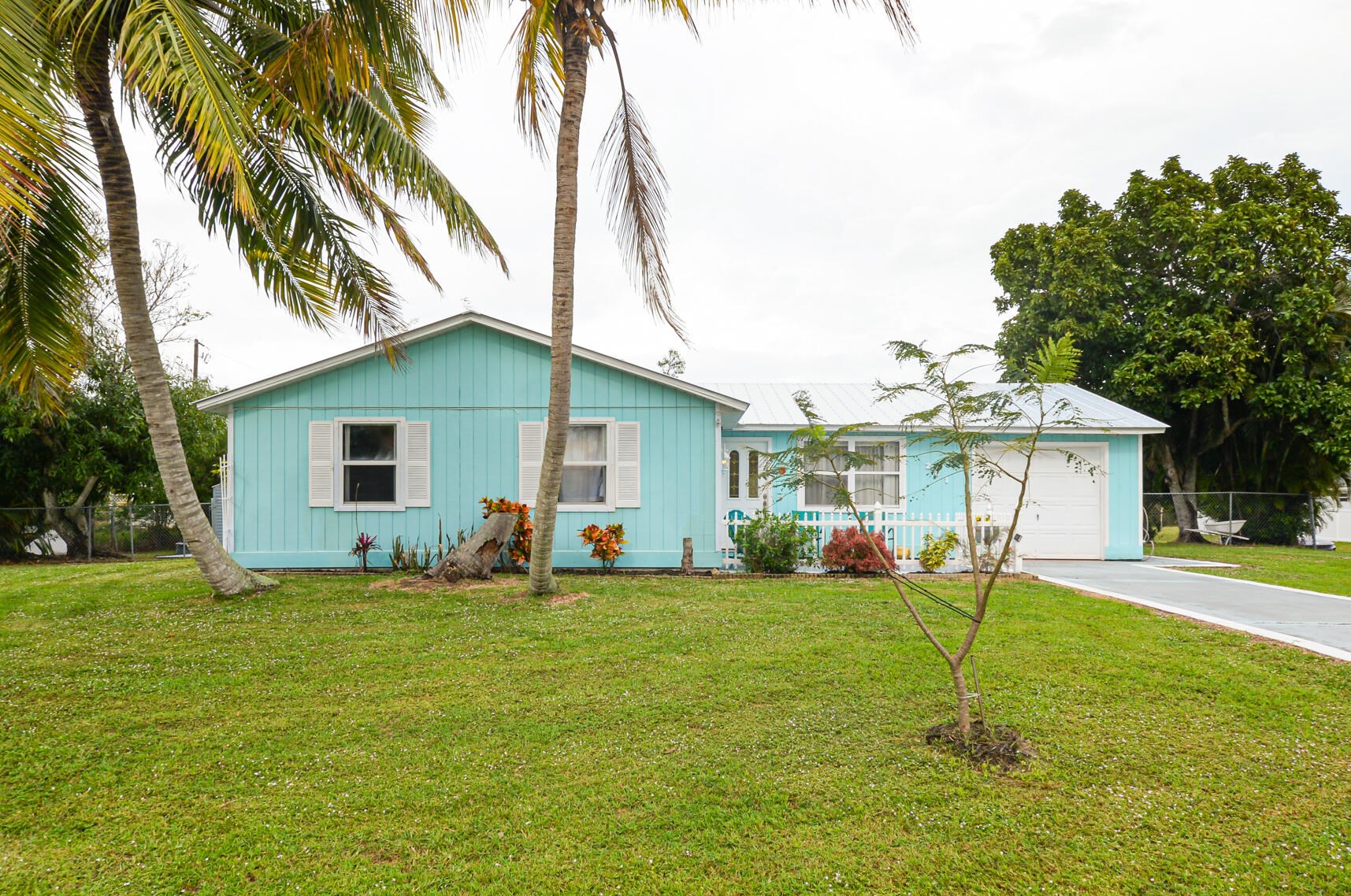 201 Thornhill Dr, Fort Pierce FL  34984-4467 exterior