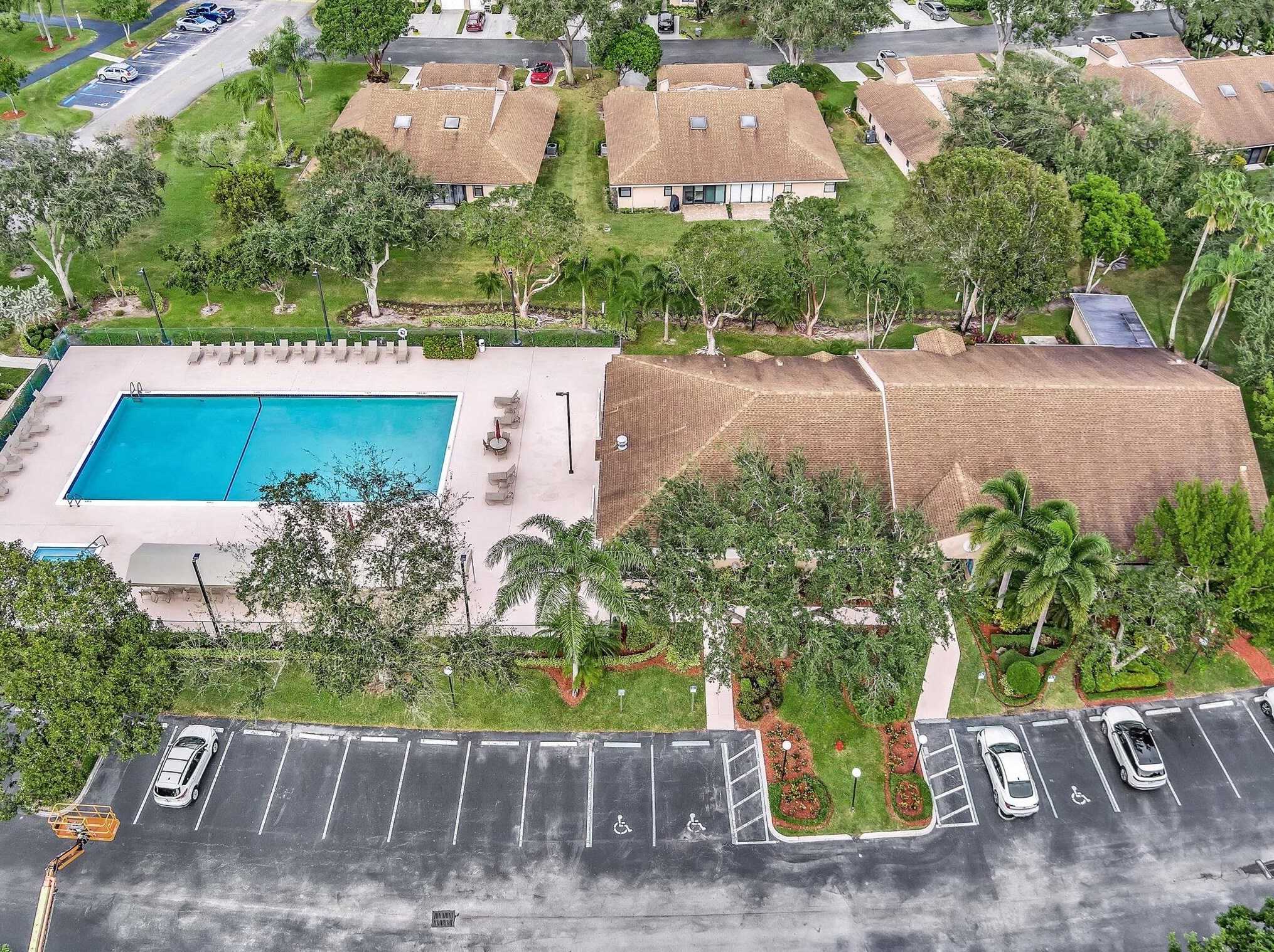 8625 Jasmine Way, Boca Raton FL 33496-5077 exterior