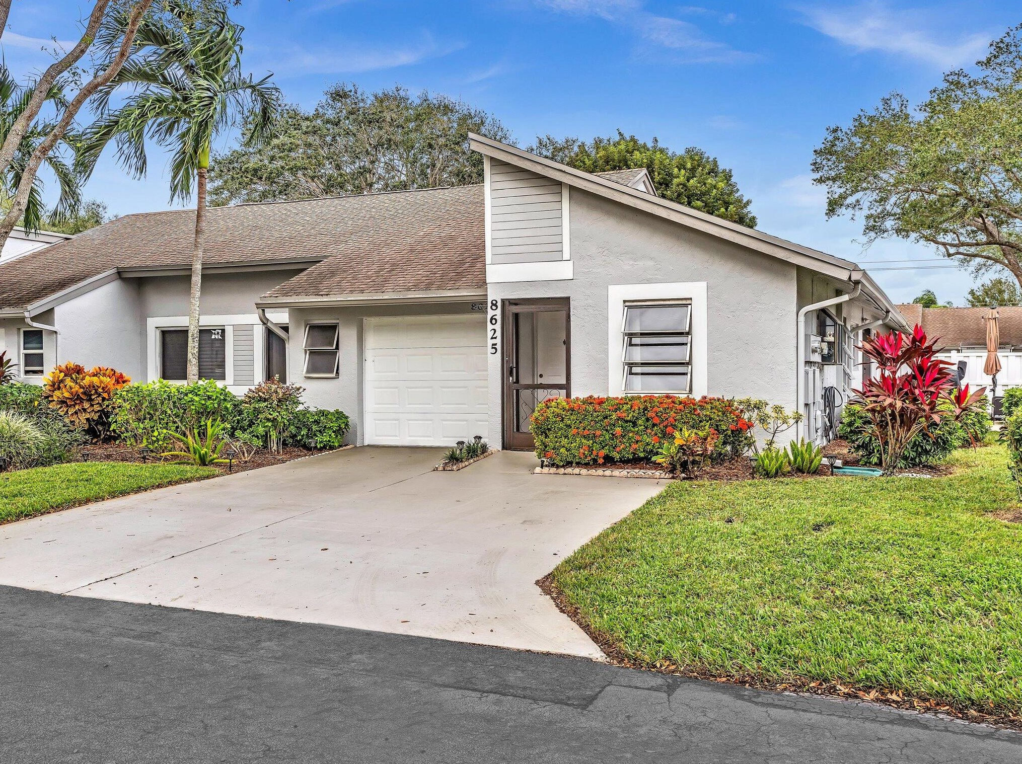 8625 Jasmine Way, Boca Raton FL 33496-5077 exterior