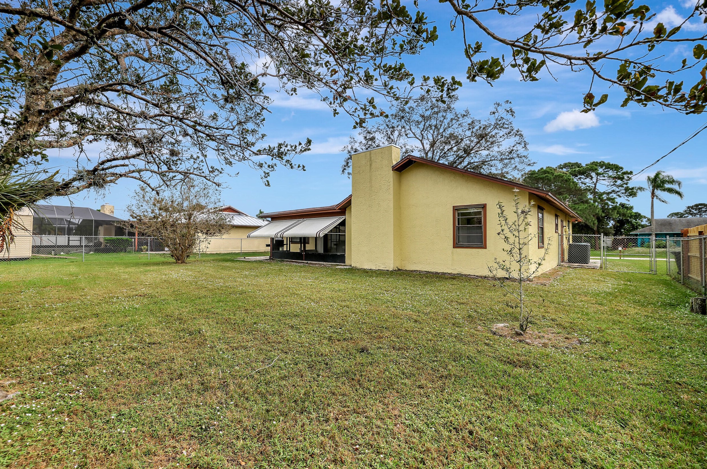 549 Se Maple Terrace, Fort Pierce, FL 34983