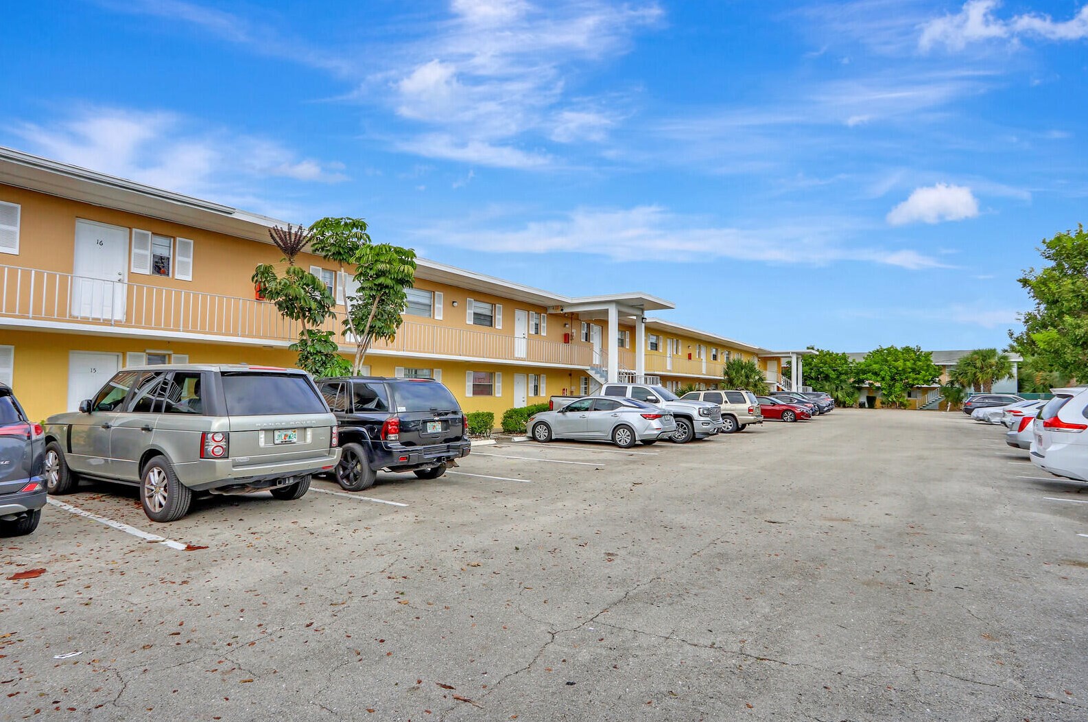 1505 Crescent Cir Apt A15, West Palm Beach, FL