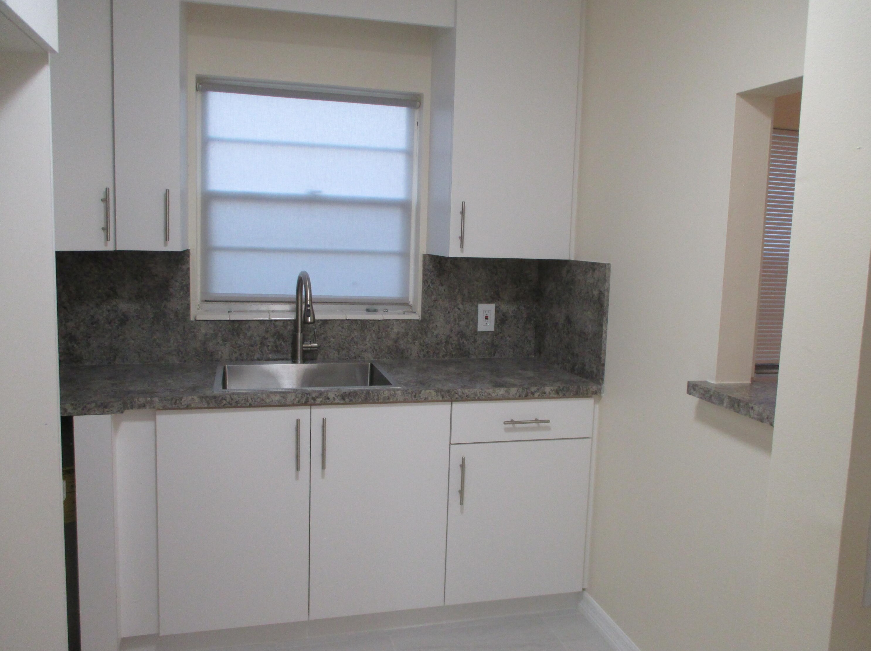 31 Canterbury B, West Palm Beach, FL 33417