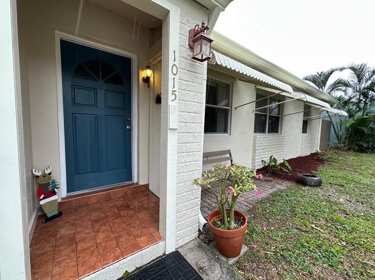 1015 Macy St, West Palm Beach, FL 33405