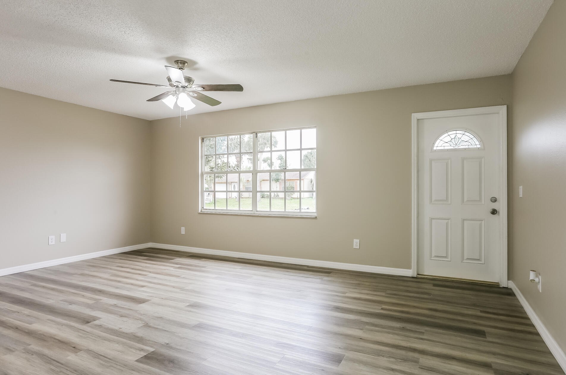 1849 Se Mandrake Cir, Fort Pierce, FL 34952