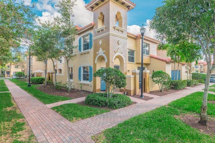 6515 Diamond Springs Ter Apt 2410, West Palm Beach, FL 33411