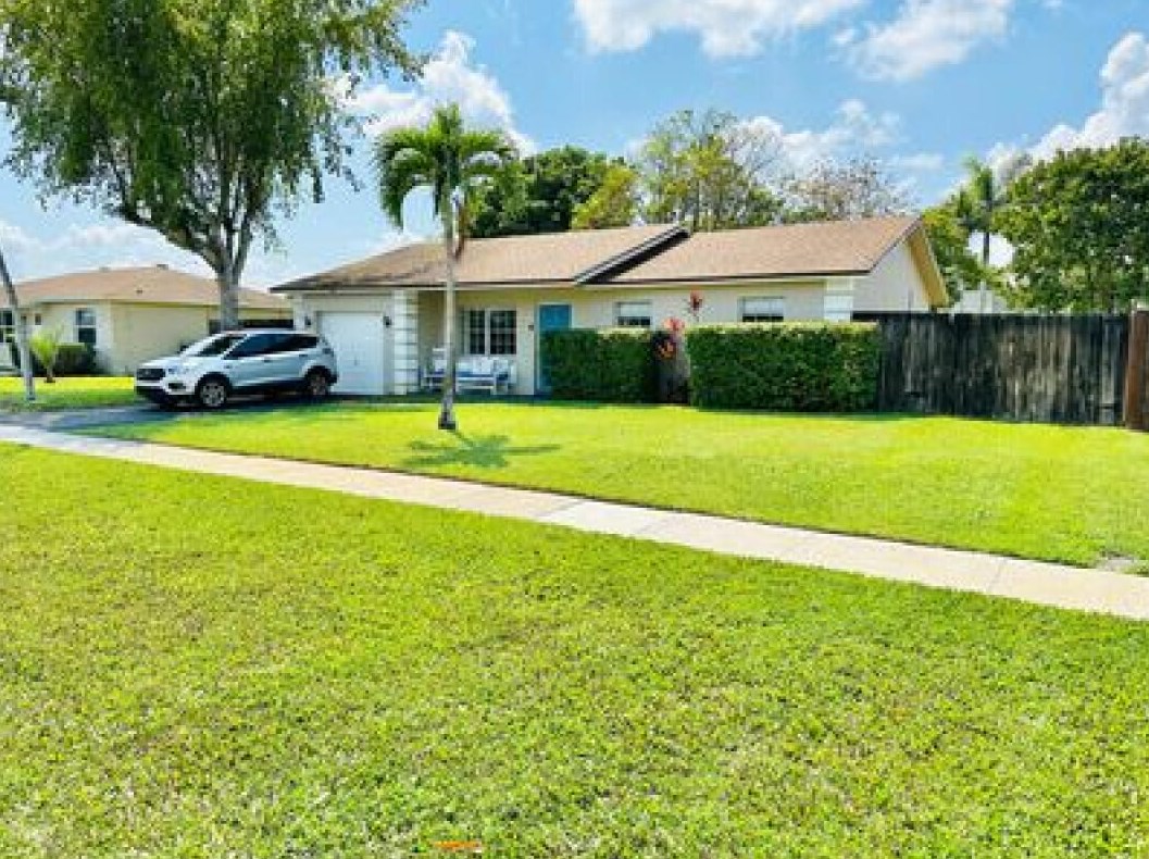 19397 Delaware Cir, Boca Raton, FL 33434-2669