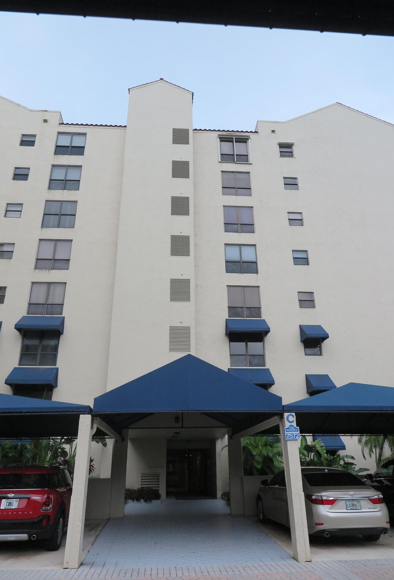 7572 Regency Lake Dr, Boca Raton FL 33433-2835 exterior