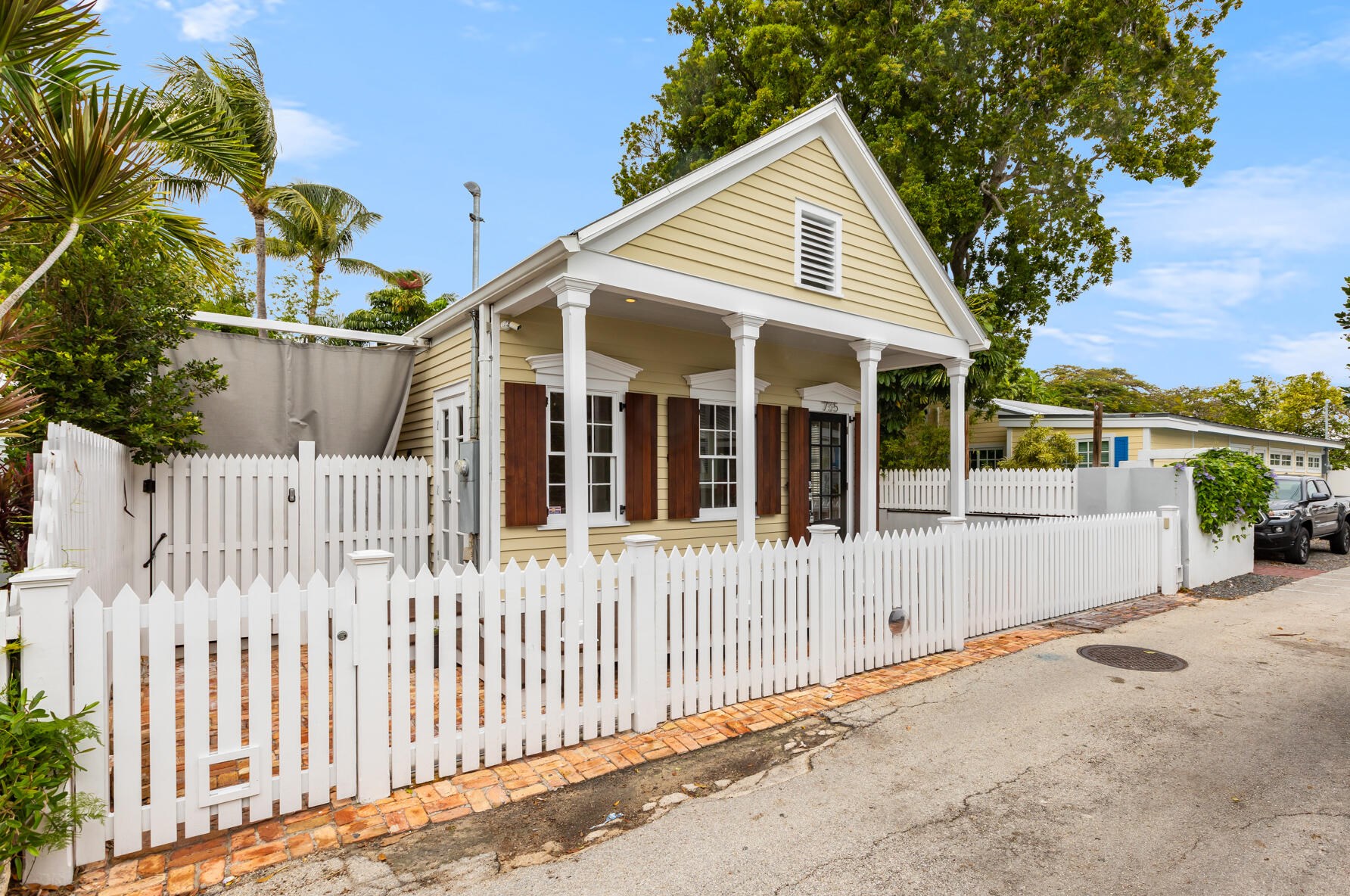 735 Poor House Ln, Key West, FL 33040