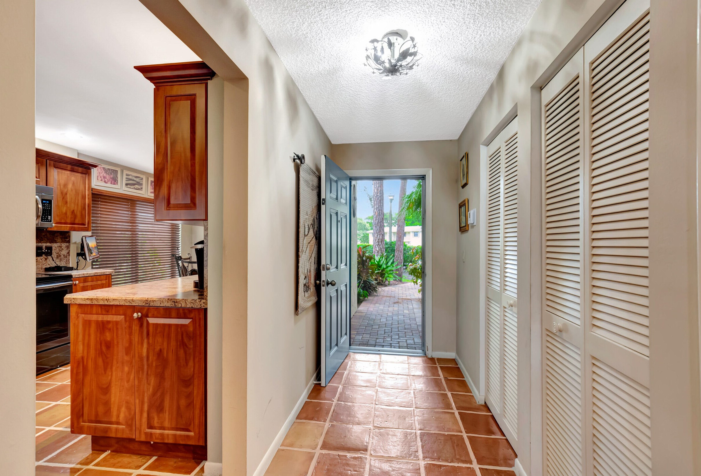 27 Westgate Ln #c, Boynton Beach, FL 33436