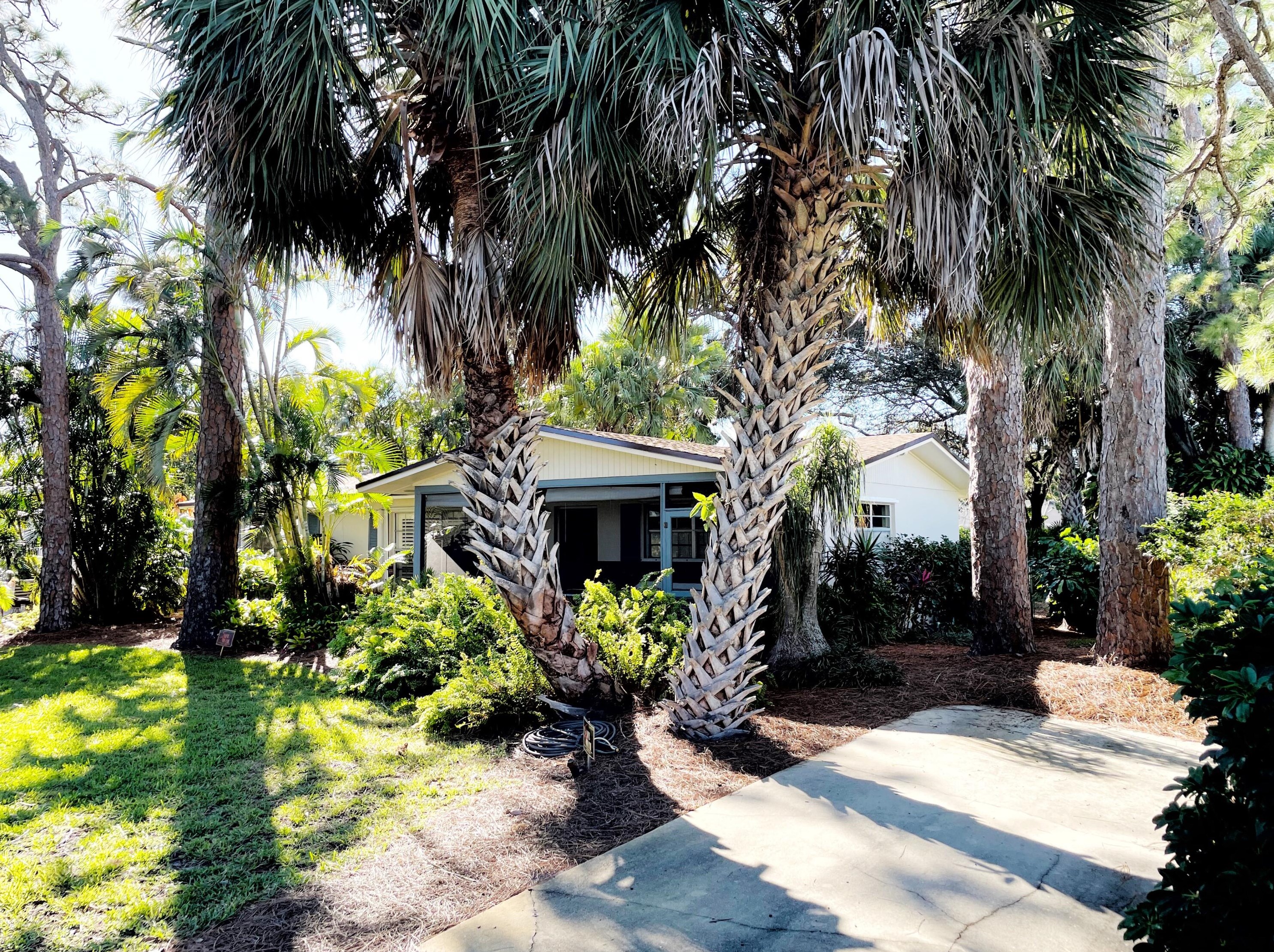 902 Ocean Ave, Stuart, FL 34996-3271