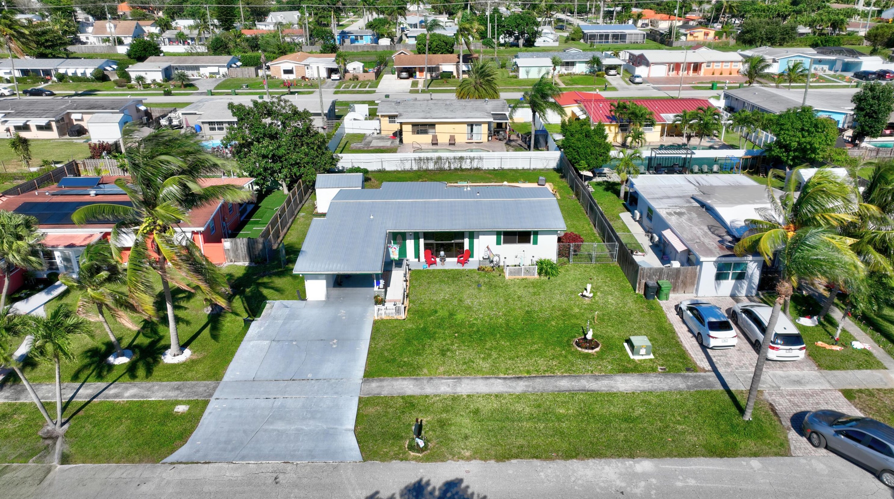 324 Lake Rd, Lake Worth FL  33461-1810 exterior