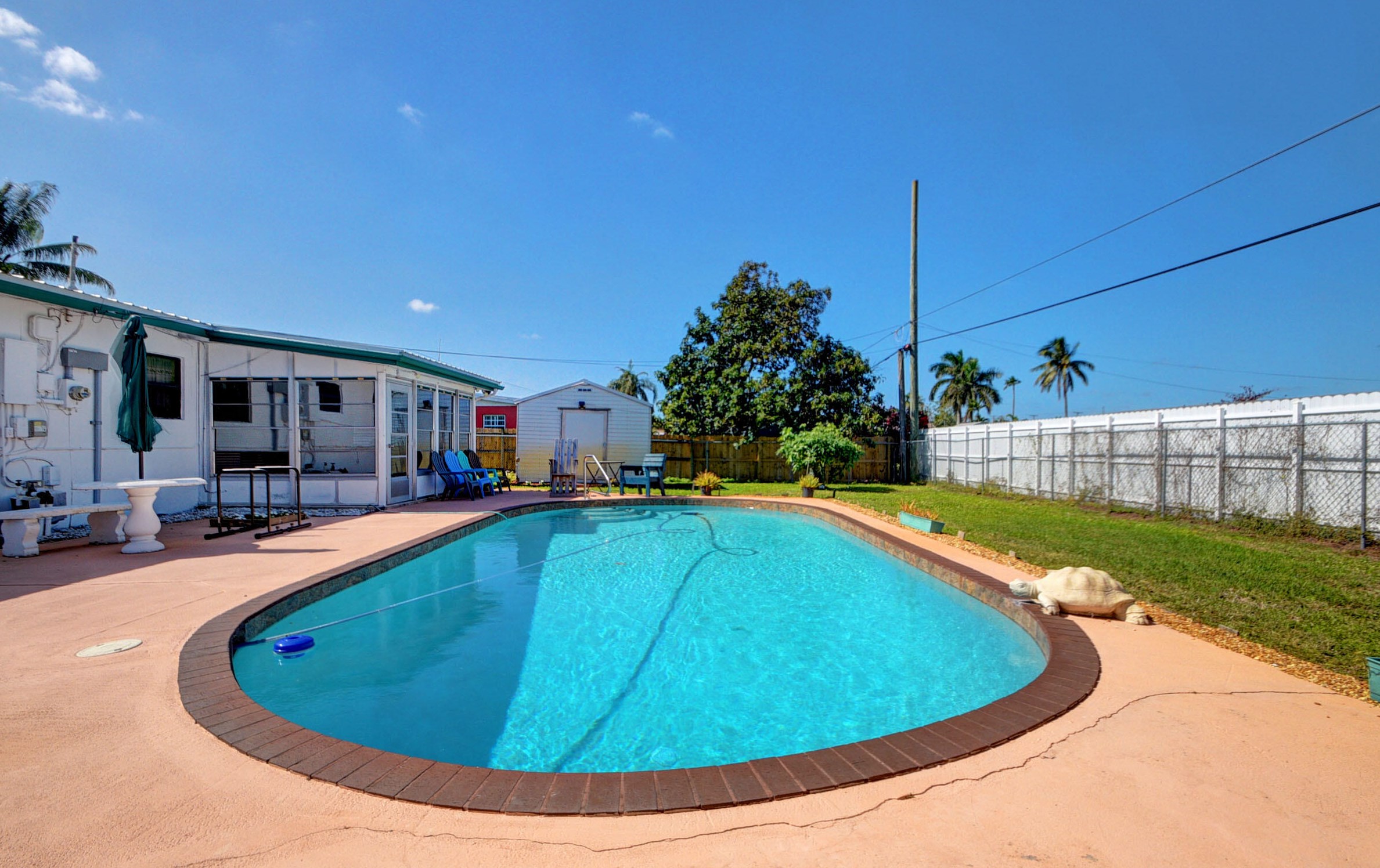 324 Lake Rd, Lake Worth FL  33461-1810 exterior