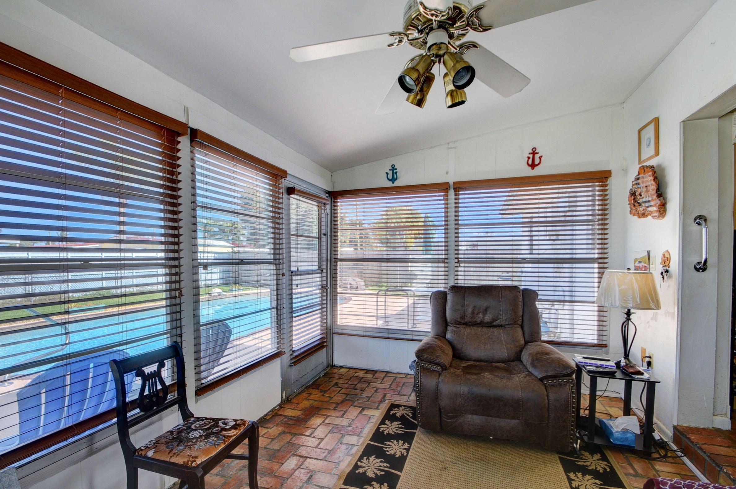 324 Lake Rd, Lake Worth FL  33461-1810 exterior