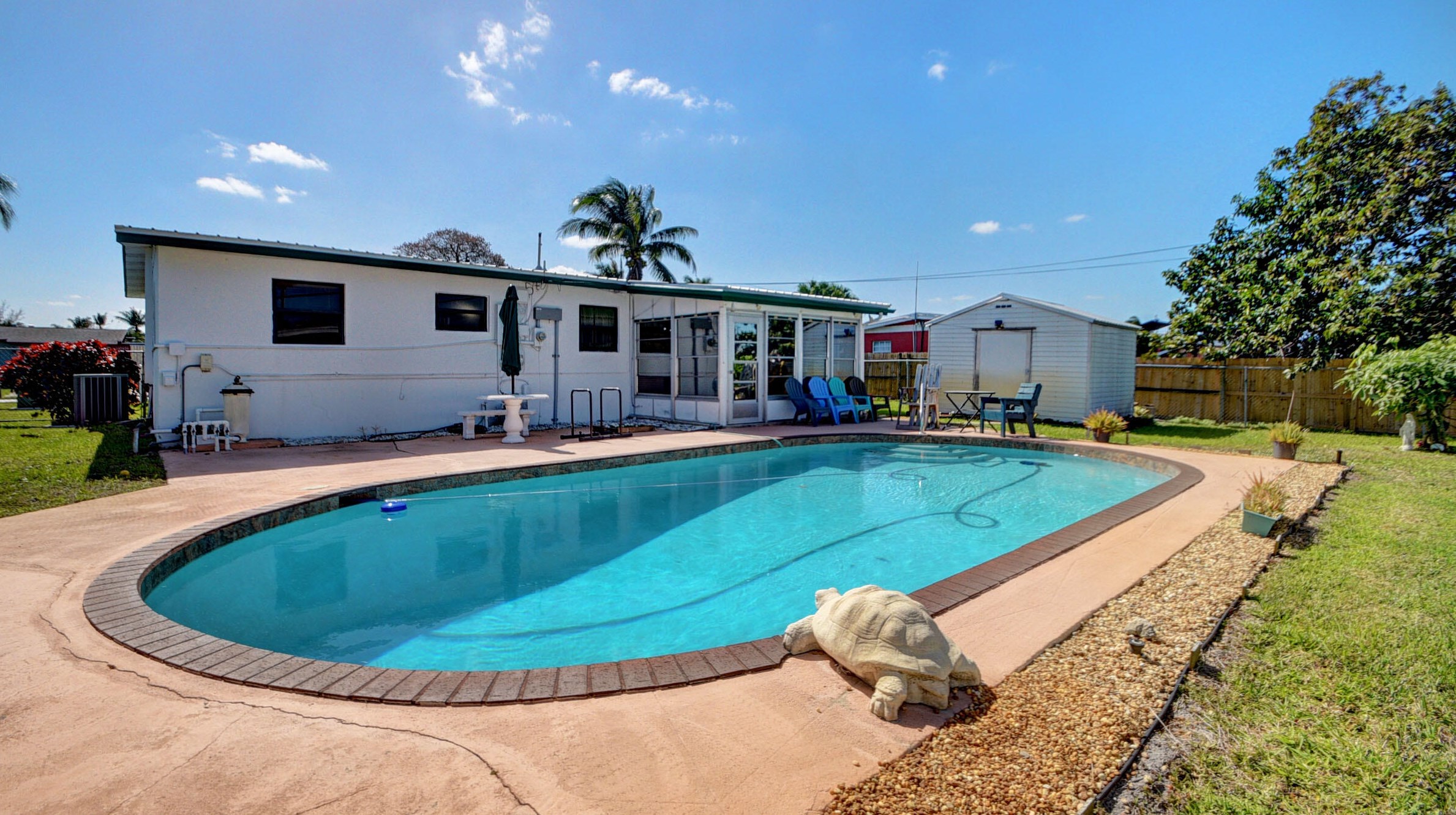 324 Lake Rd, Lake Worth FL  33461-1810 exterior