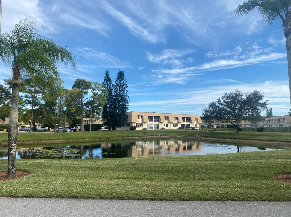4199 Oak Terrace Dr, Lake Worth, FL 33463-3708