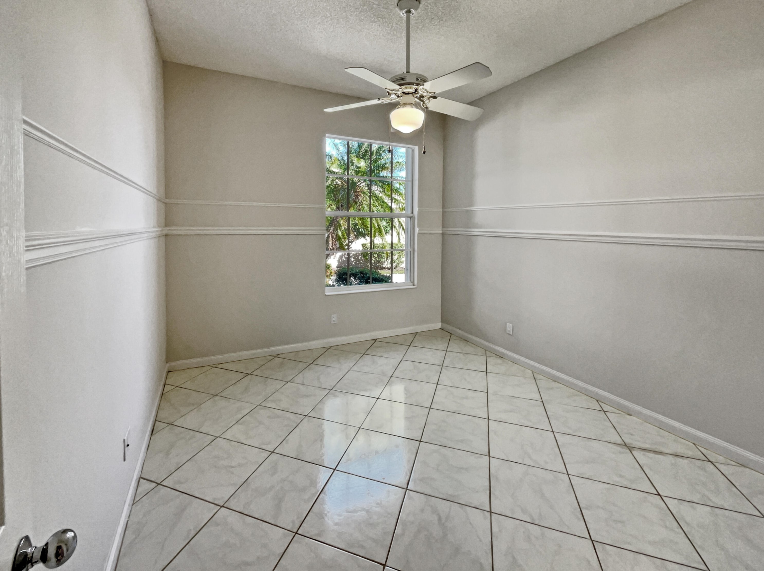 296 Bentley Cir, Fort Pierce FL  34986-2456 exterior