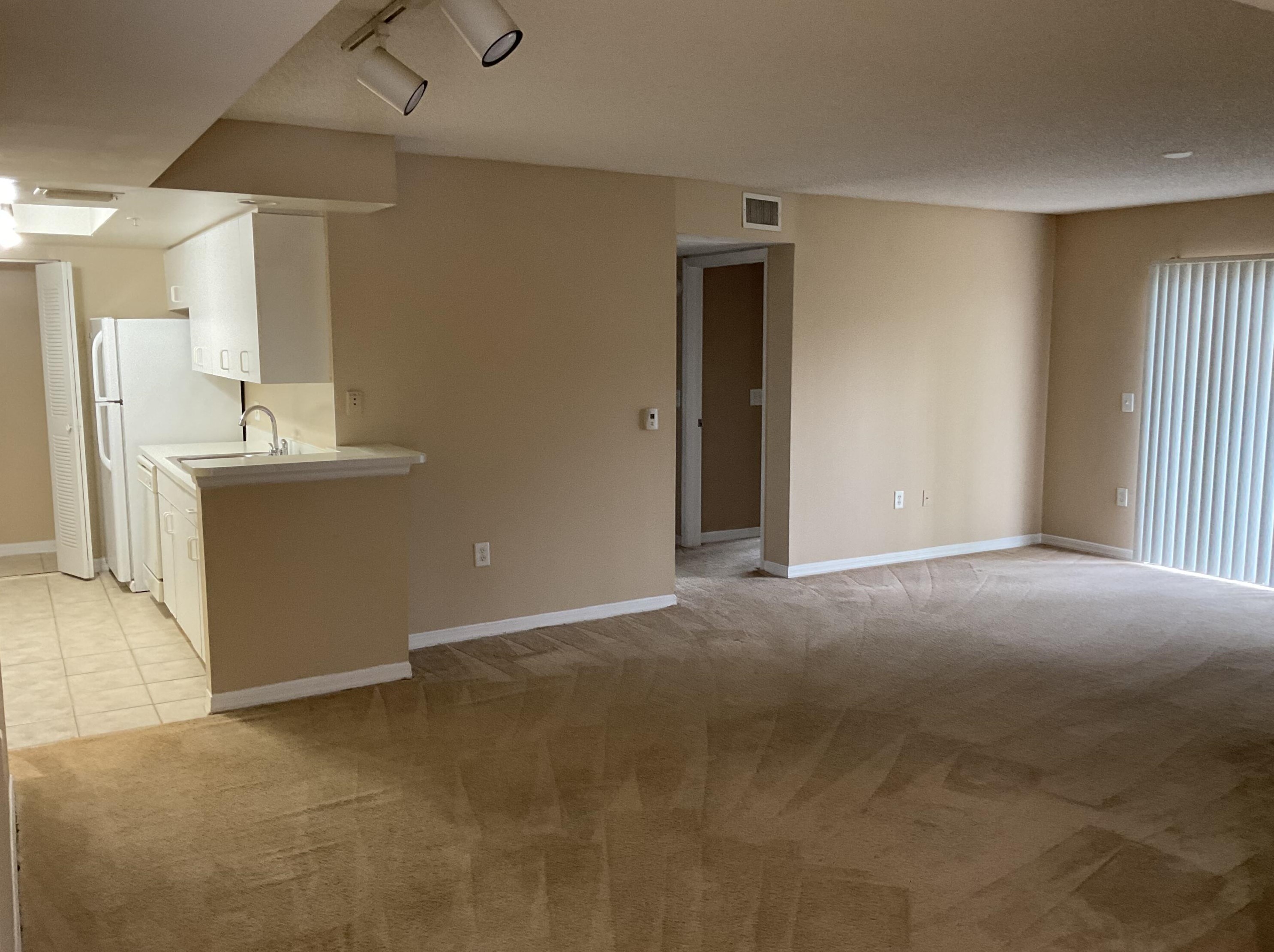 4197 N Haverhill Rd #201, West Palm Beach, FL 33417