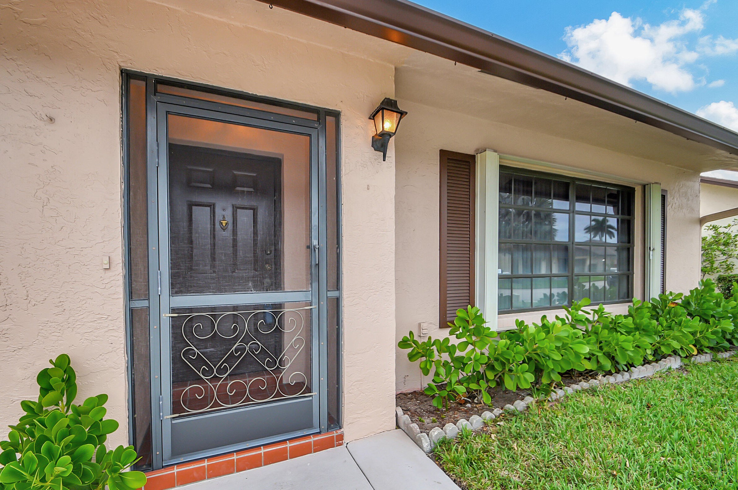 6259 Red Cedar Cir, Lake Worth, FL 33463-8330