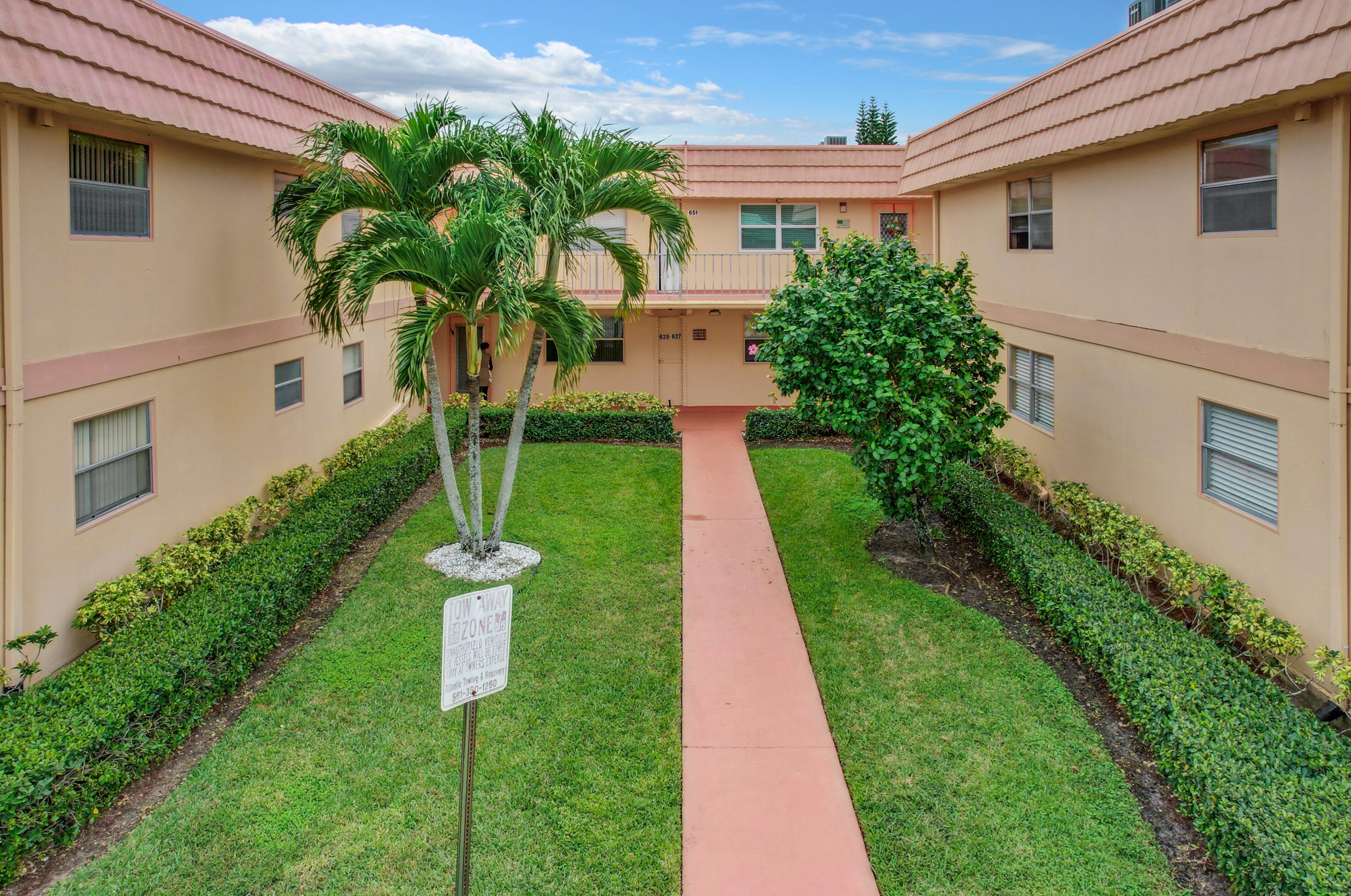 628 Saxony N, Delray Beach, FL 33446