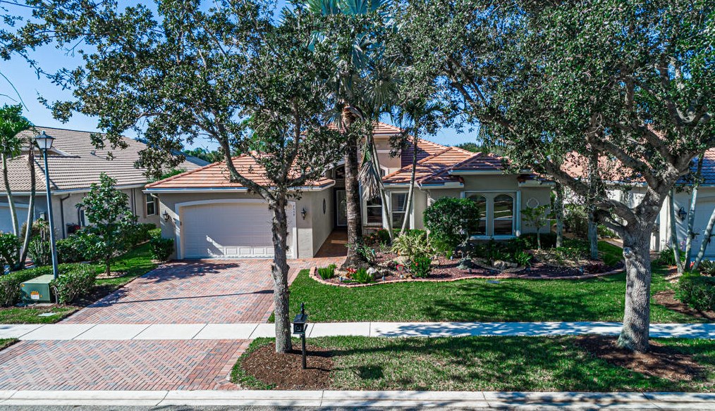 7559 Tarpon Cove Cir, Lake Worth, FL 33467